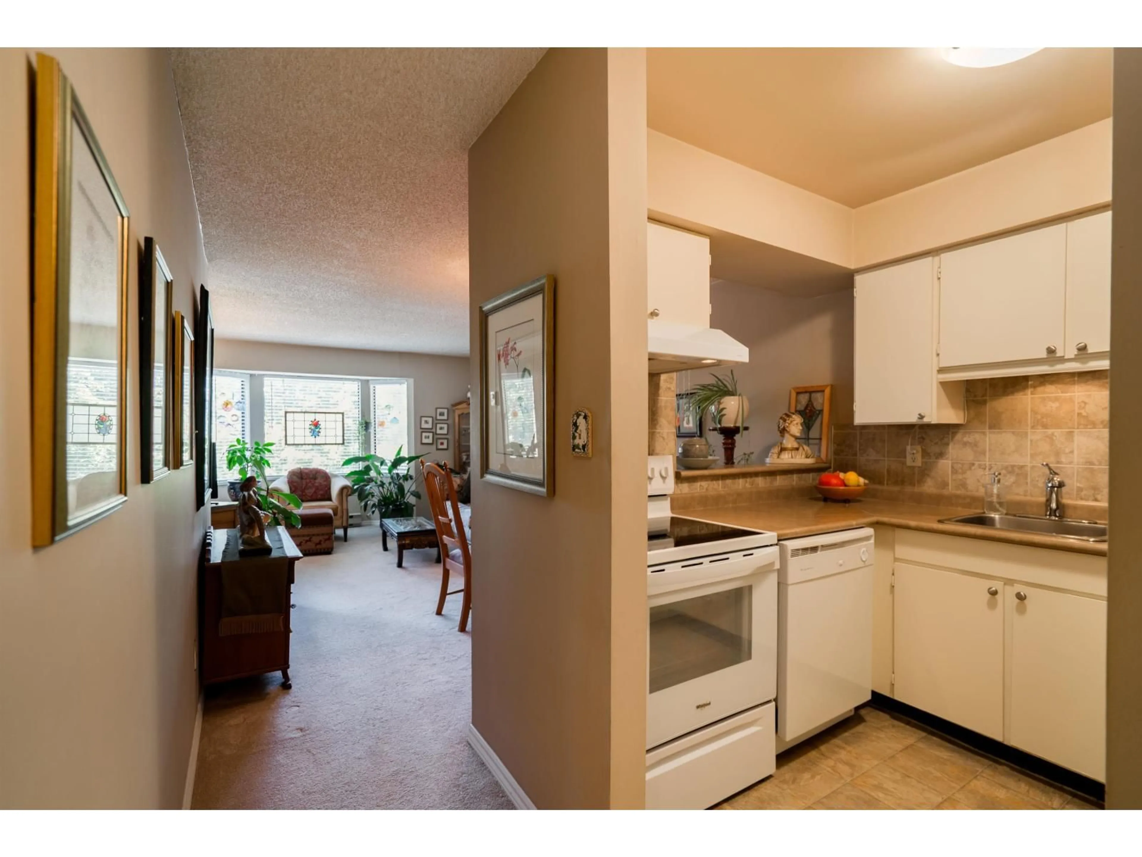 Standard kitchen, unknown for 214 - 5224 204 STREET, Langley British Columbia V3A1Z1
