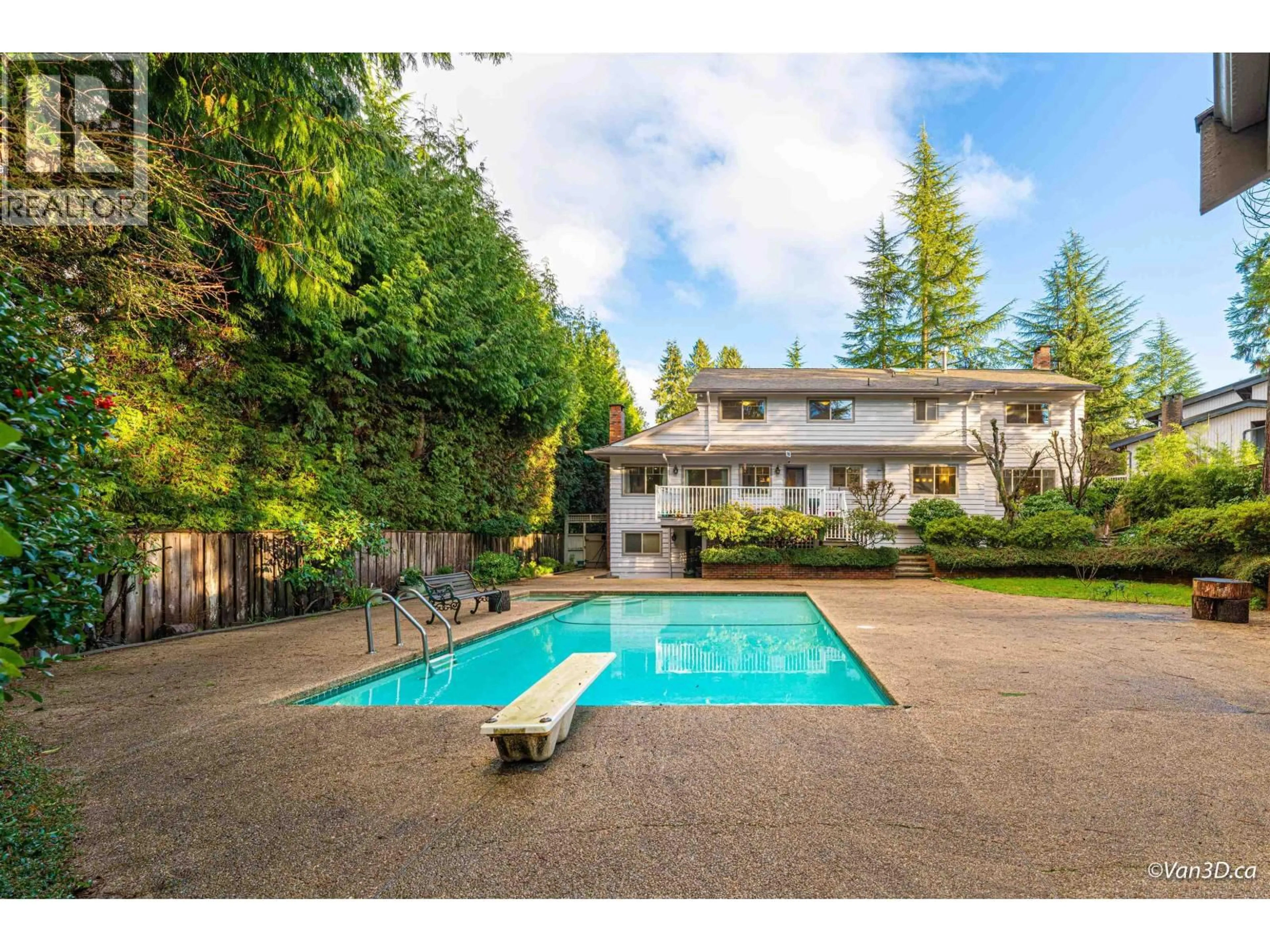 Pool for 6408 CHAUCER PLACE, Burnaby British Columbia V5E3Y5