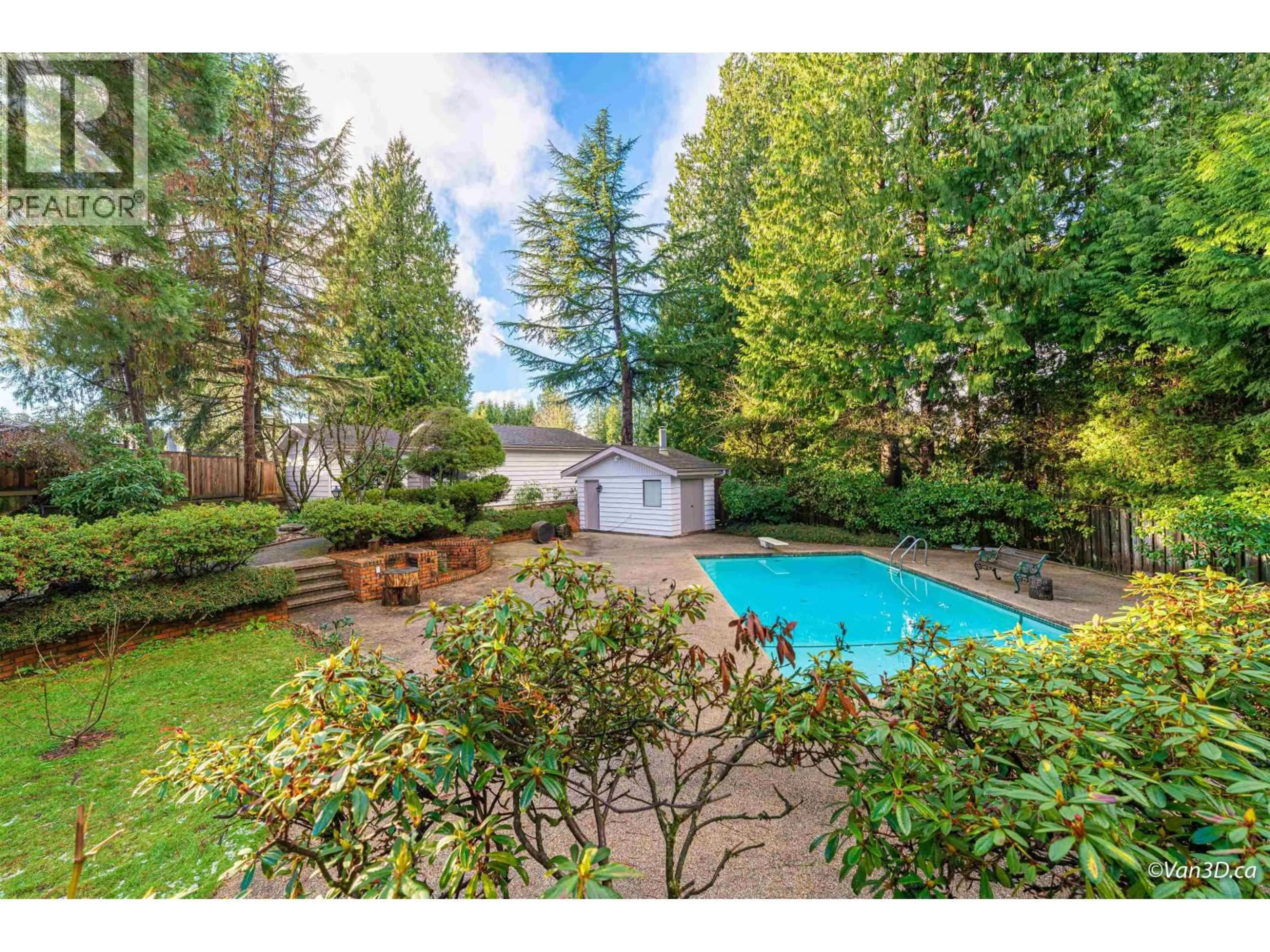 Pool for 6408 CHAUCER PLACE, Burnaby British Columbia V5E3Y5