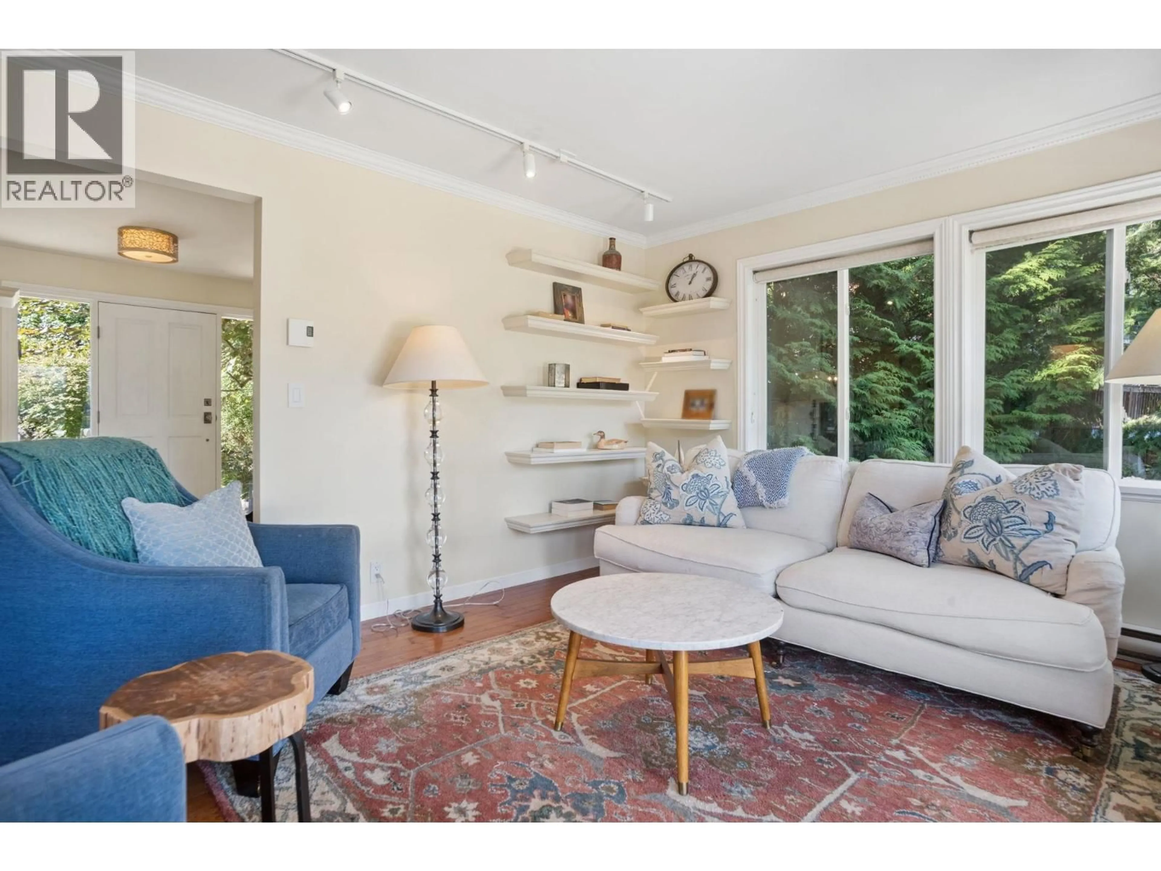 Living room with furniture, unknown for 965 VILLAGE DRIVE, Bowen Island British Columbia V0N1G1