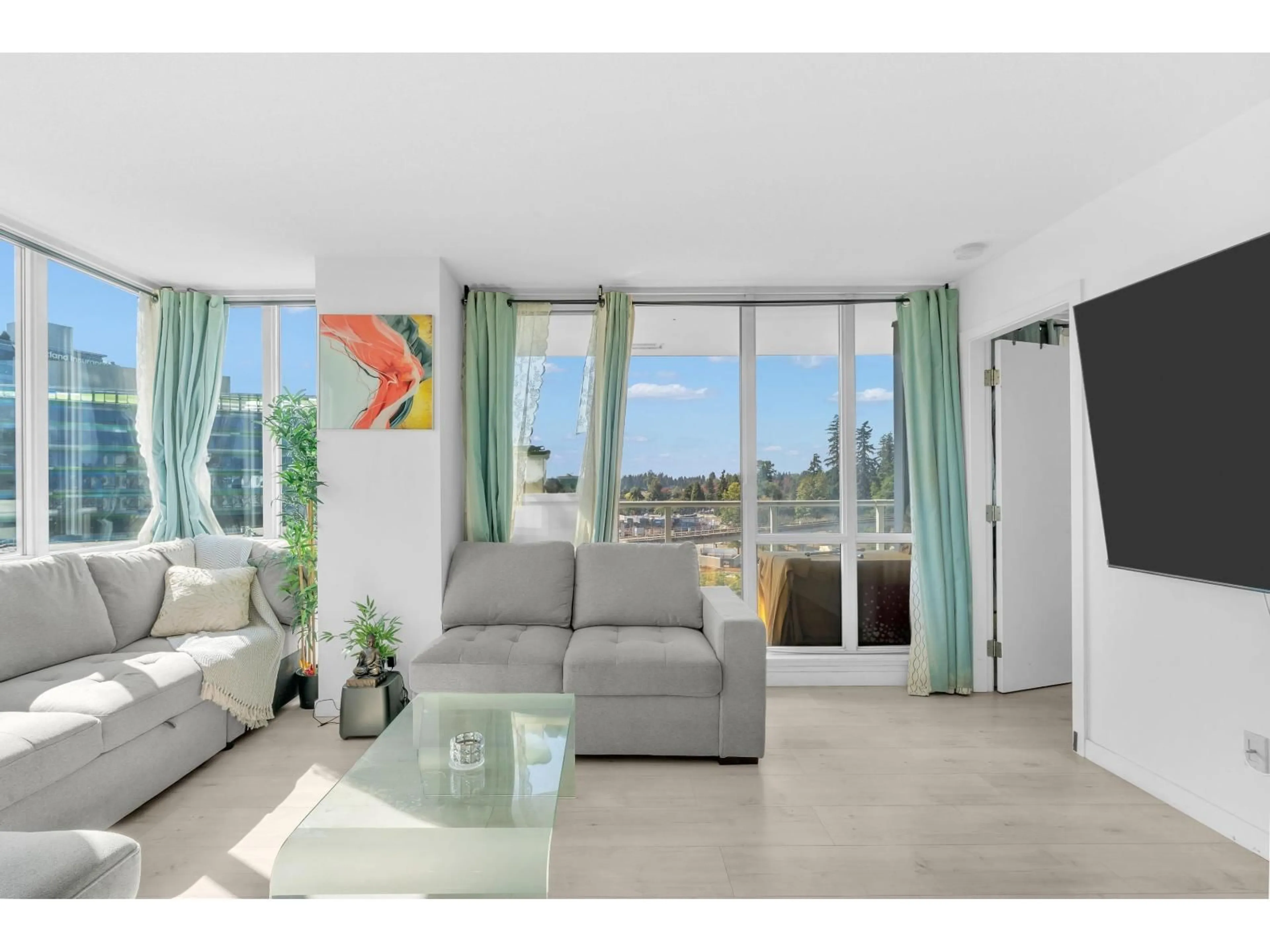 Living room with furniture, unknown for 807 - 9981 WHALLEY BOULEVARD, Surrey British Columbia V3T0G6