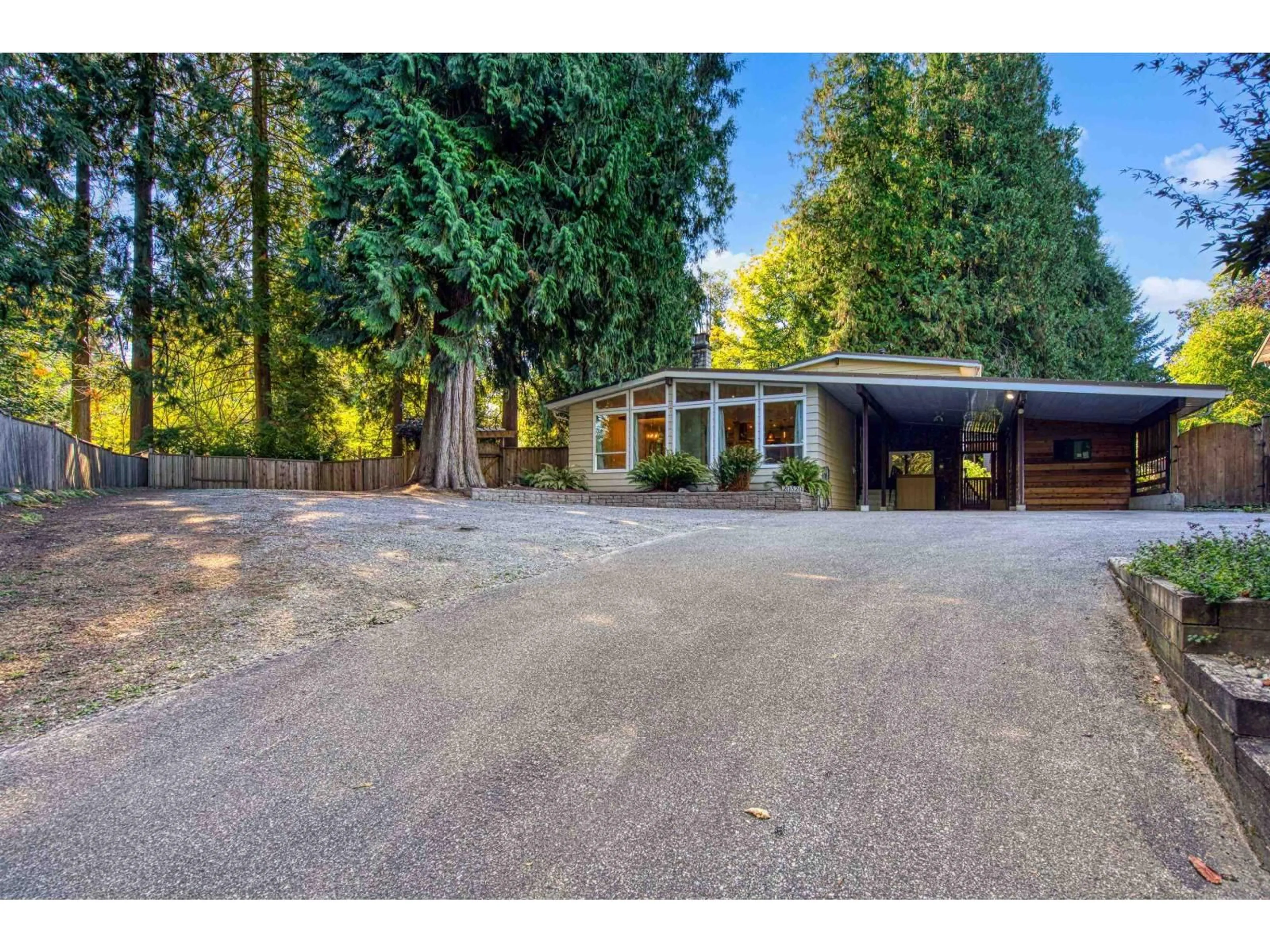 A pic from outside/outdoor area/front of a property/back of a property/a pic from drone, street for 20320 GRADE CRESCENT, Langley British Columbia V3A4J7