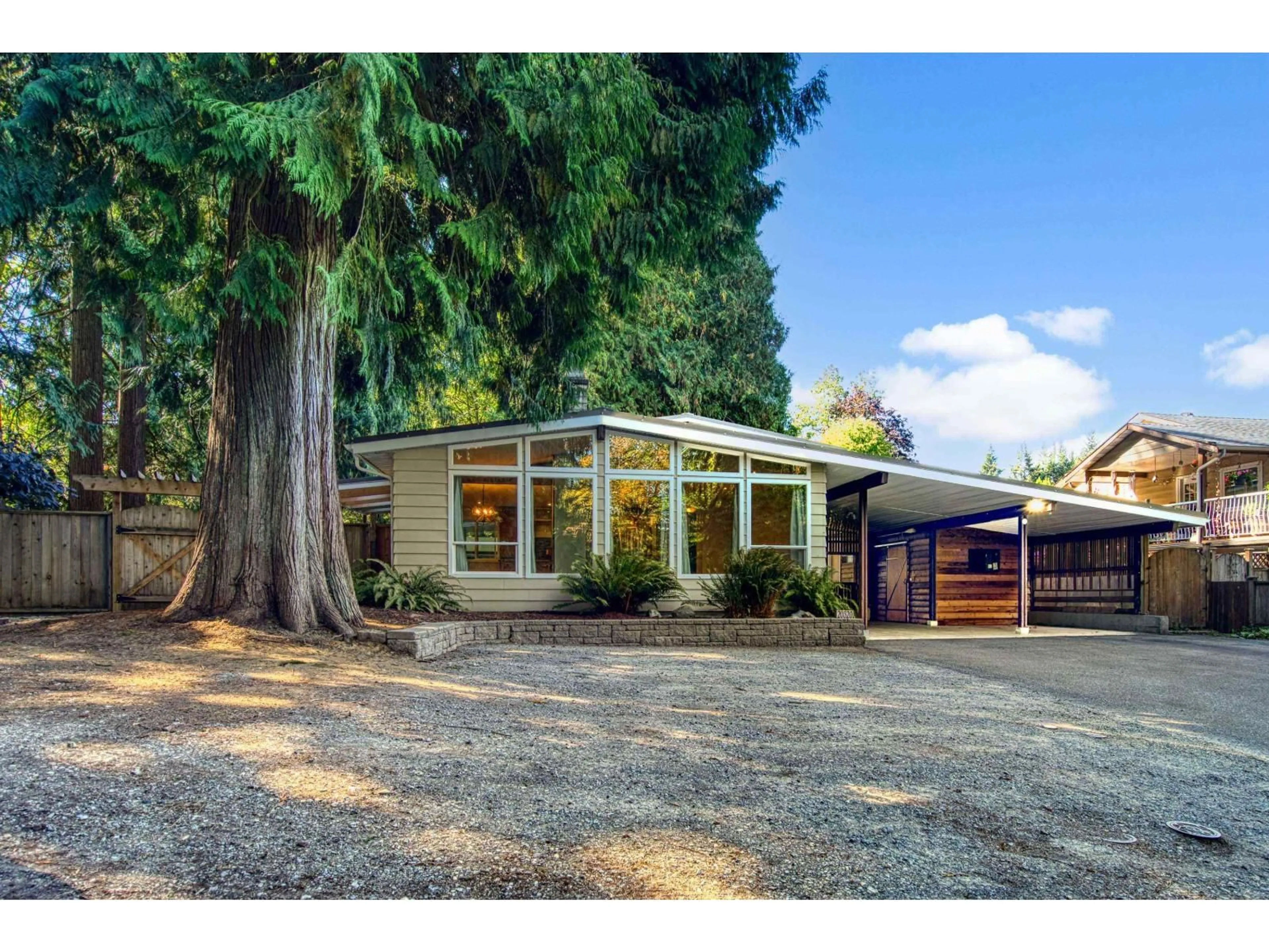 Unknown for 20320 GRADE CRESCENT, Langley British Columbia V3A4J7