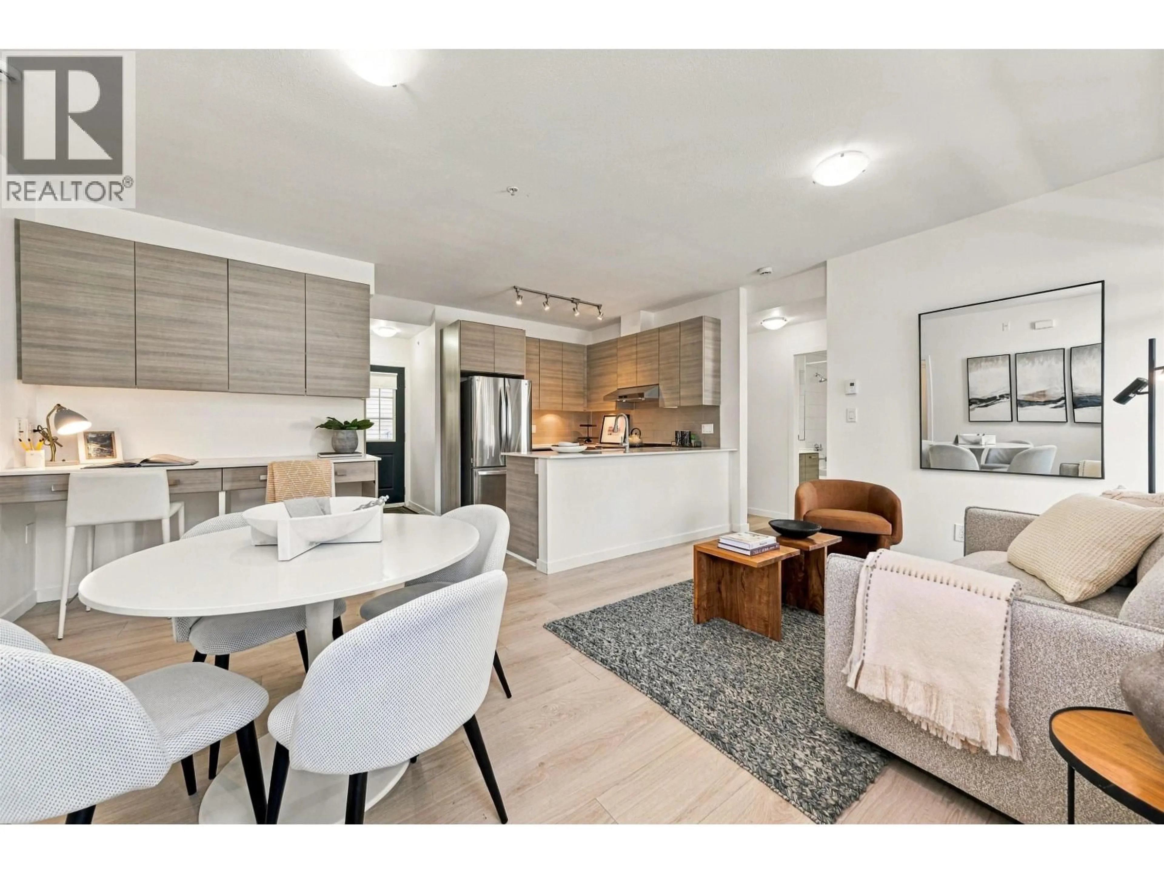 Open concept kitchen, unknown for 32 - 6965 HASTINGS STREET, Burnaby British Columbia V5B1S9
