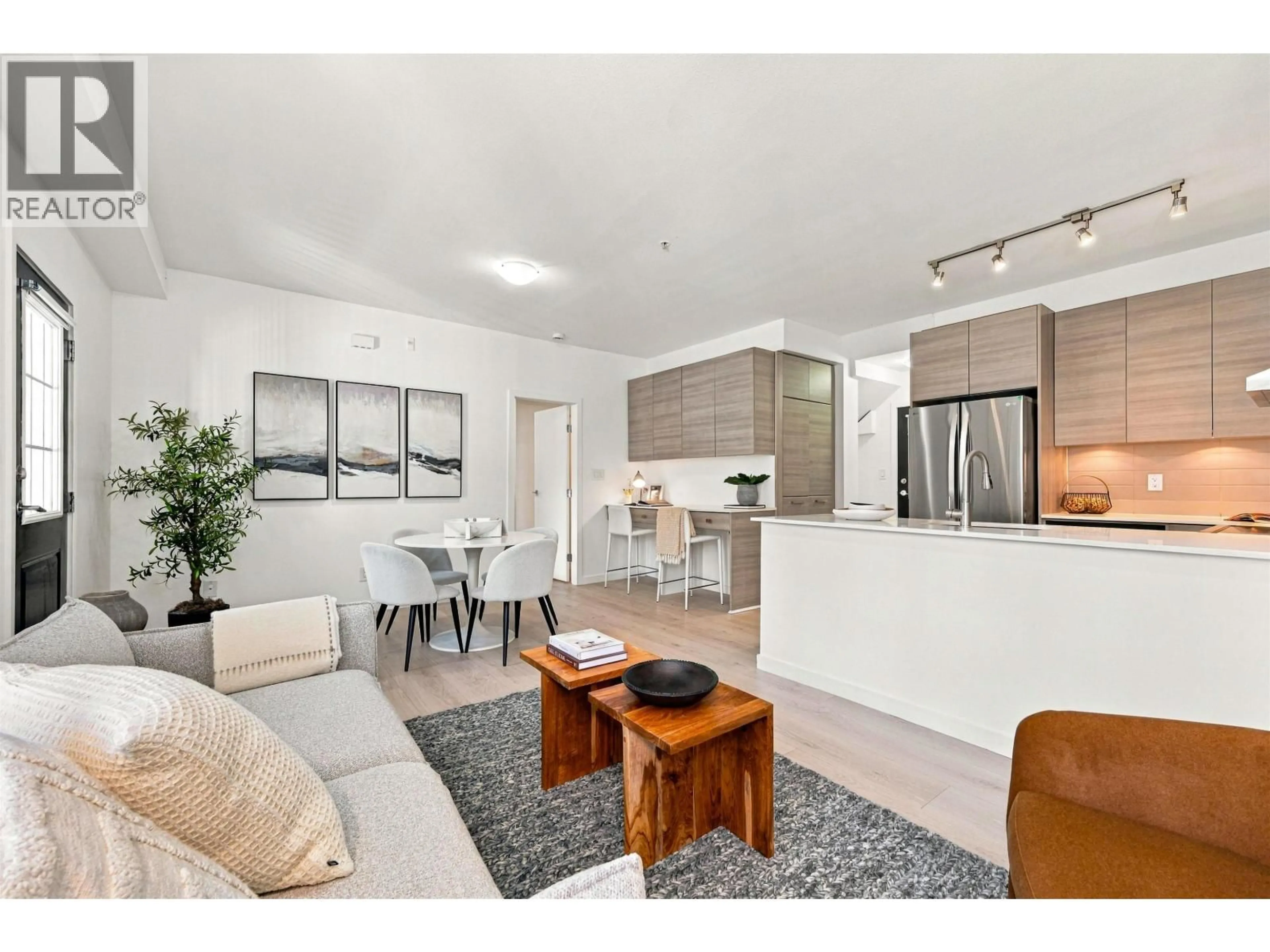 Open concept kitchen, unknown for 32 - 6965 HASTINGS STREET, Burnaby British Columbia V5B1S9