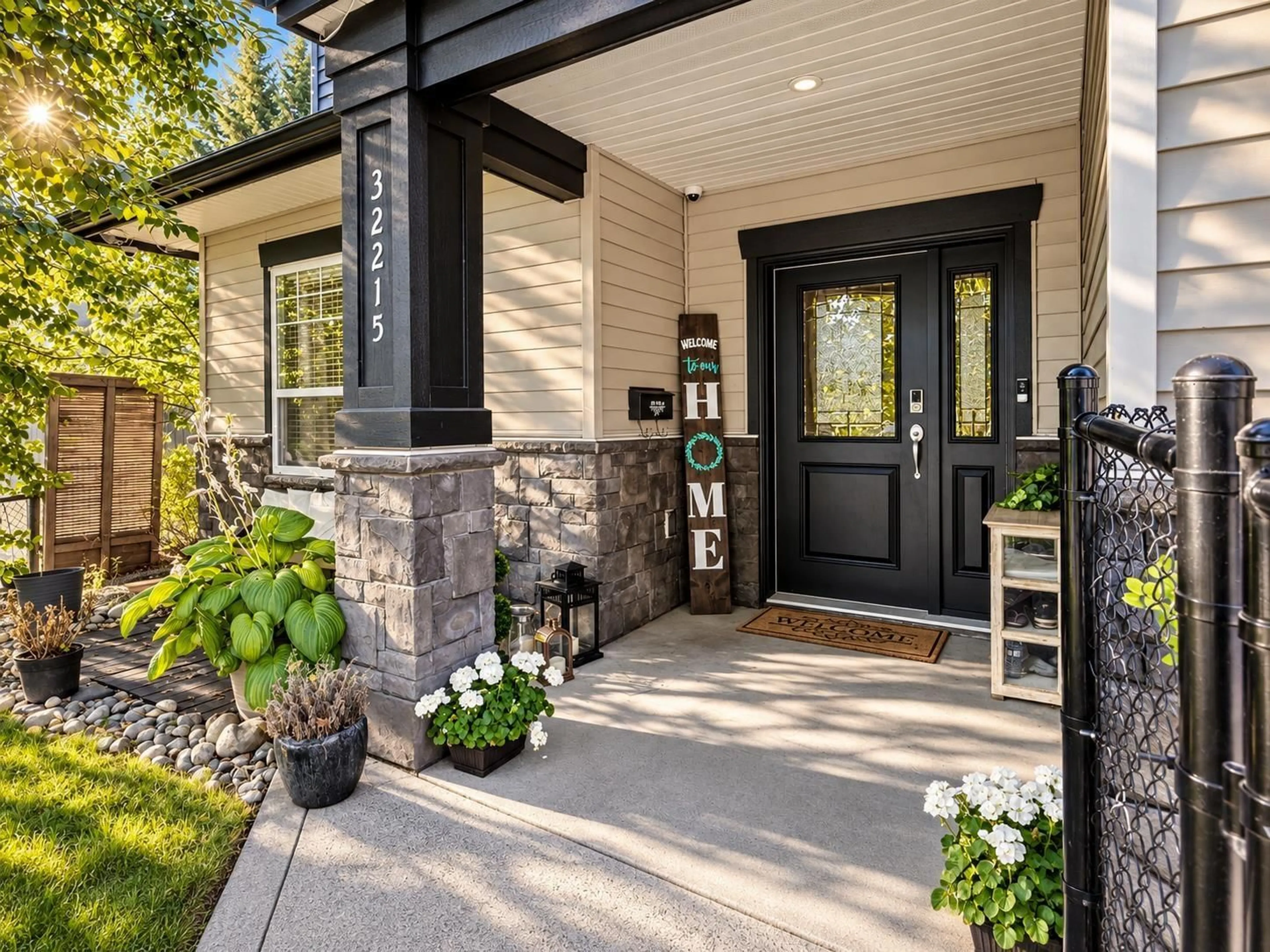 Indoor entryway for 32215 14 AVENUE, Mission British Columbia V2V2N6