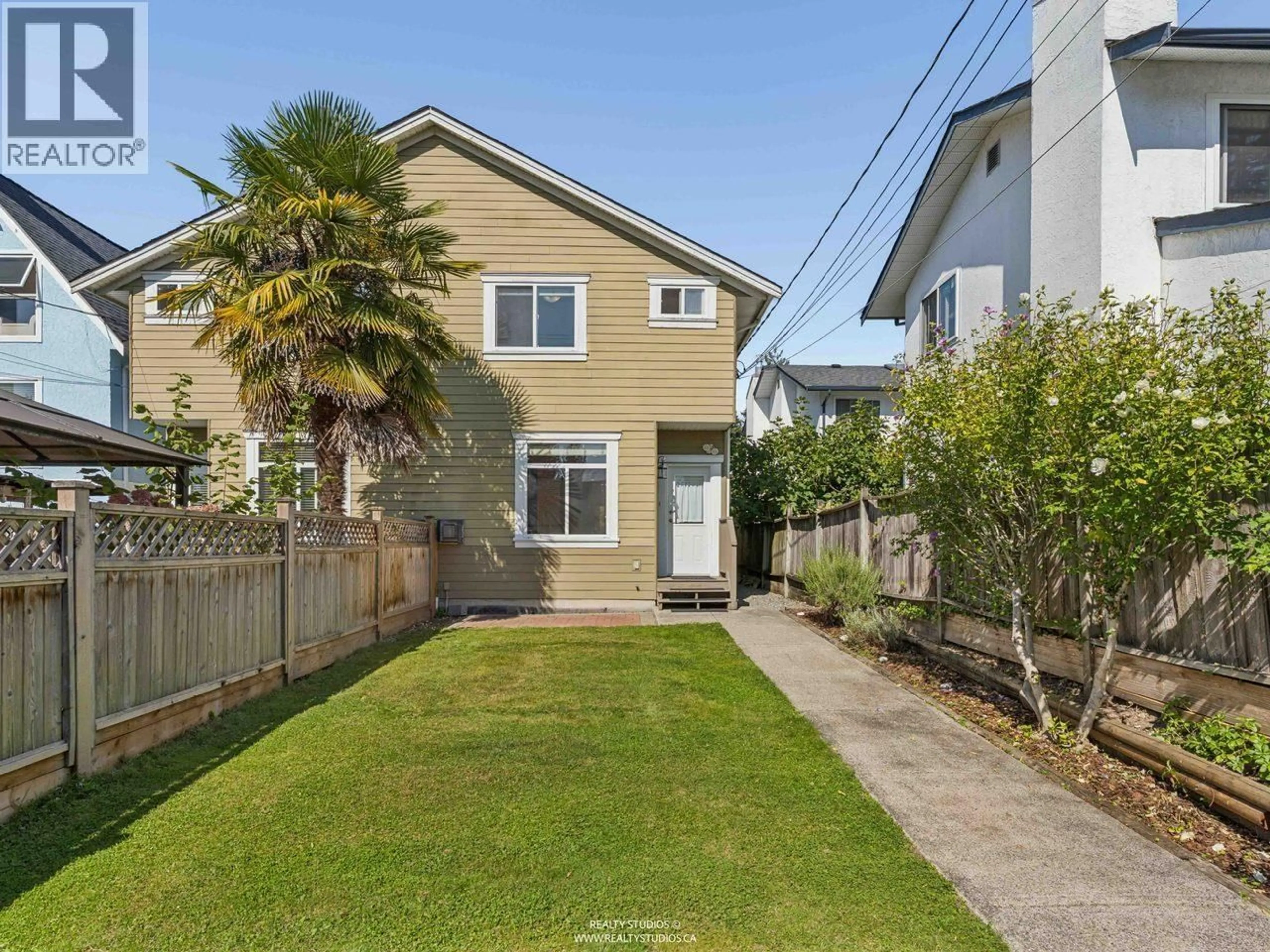 A pic from outside/outdoor area/front of a property/back of a property/a pic from drone, street for 247 19TH STREET, North Vancouver British Columbia V7L2Z1
