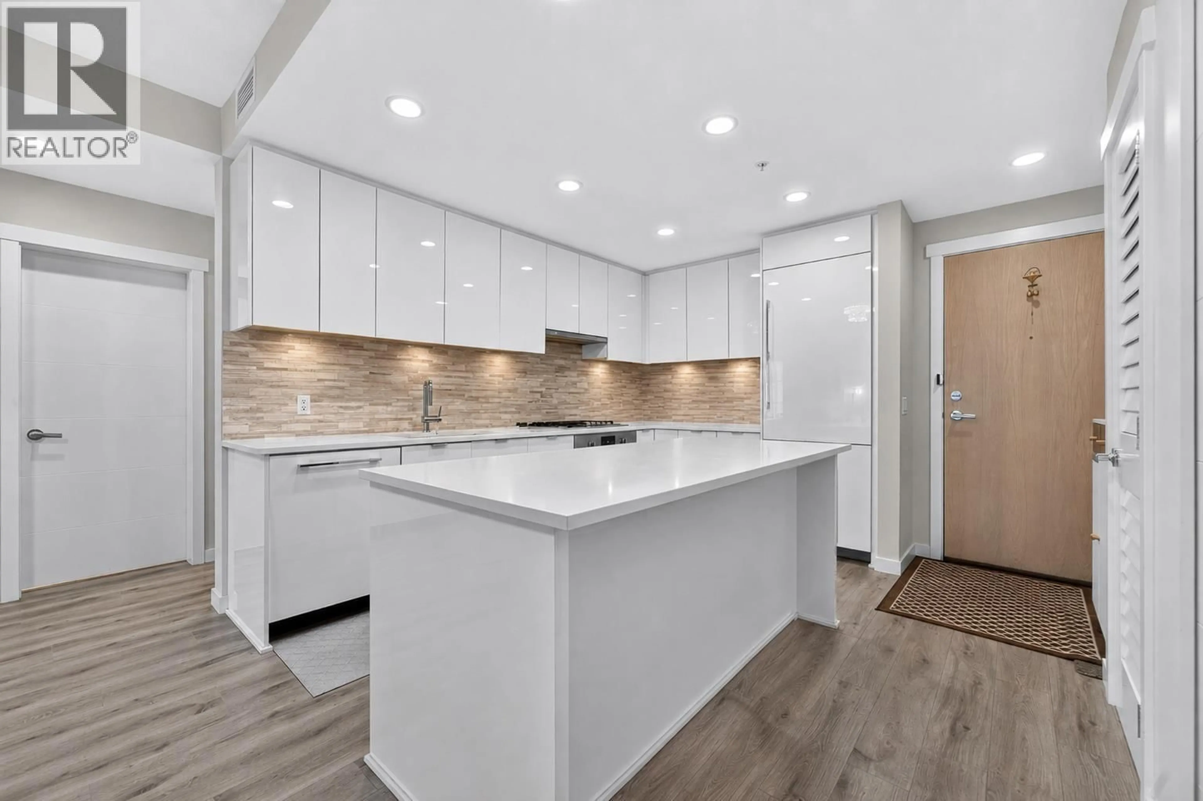Open concept kitchen, unknown for 307 - 9233 ODLIN ROAD, Richmond British Columbia V6X0V4
