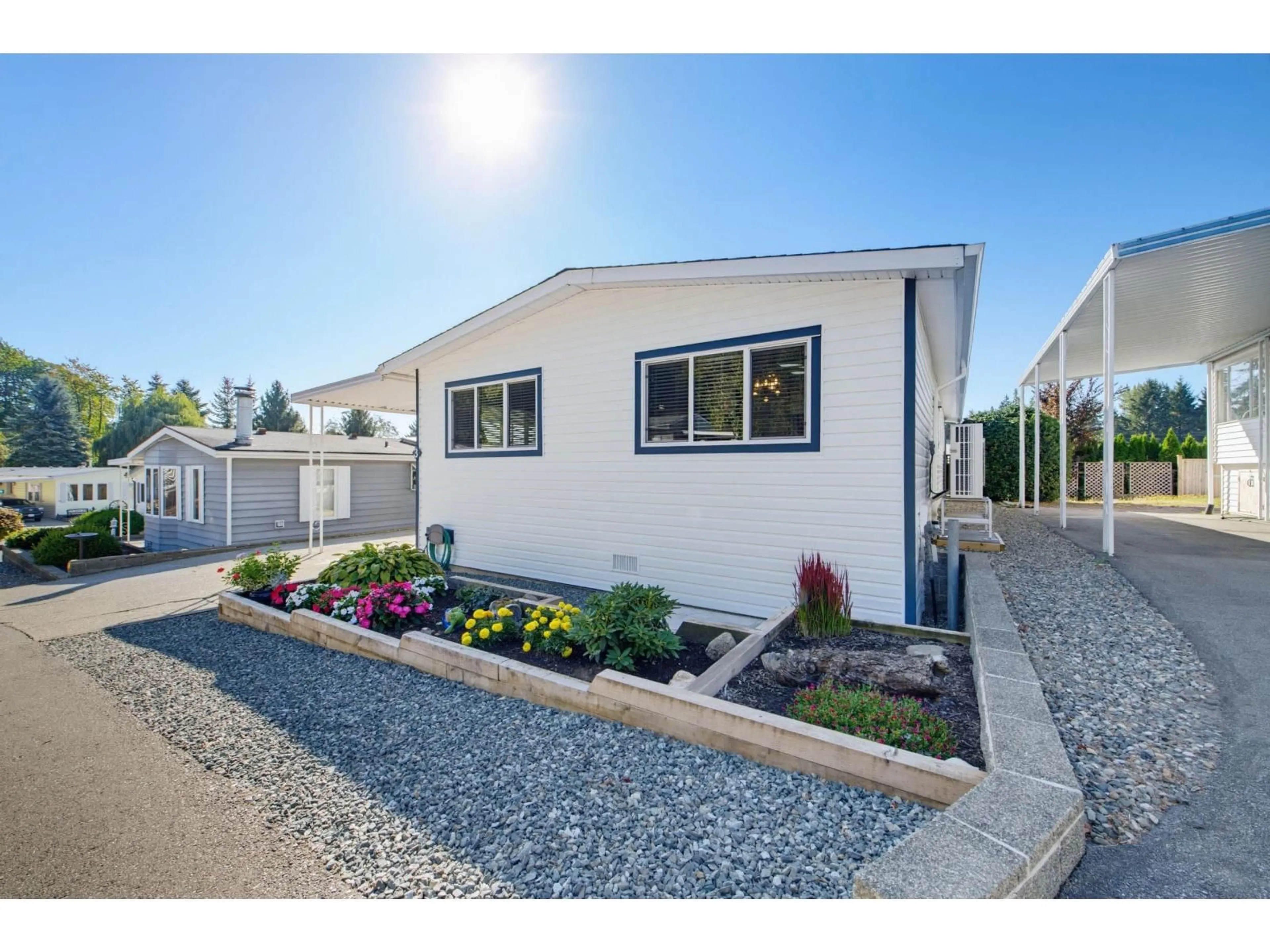 Home with vinyl exterior material, street for 3 - 27111 0 AVENUE, Langley British Columbia V4W2S9