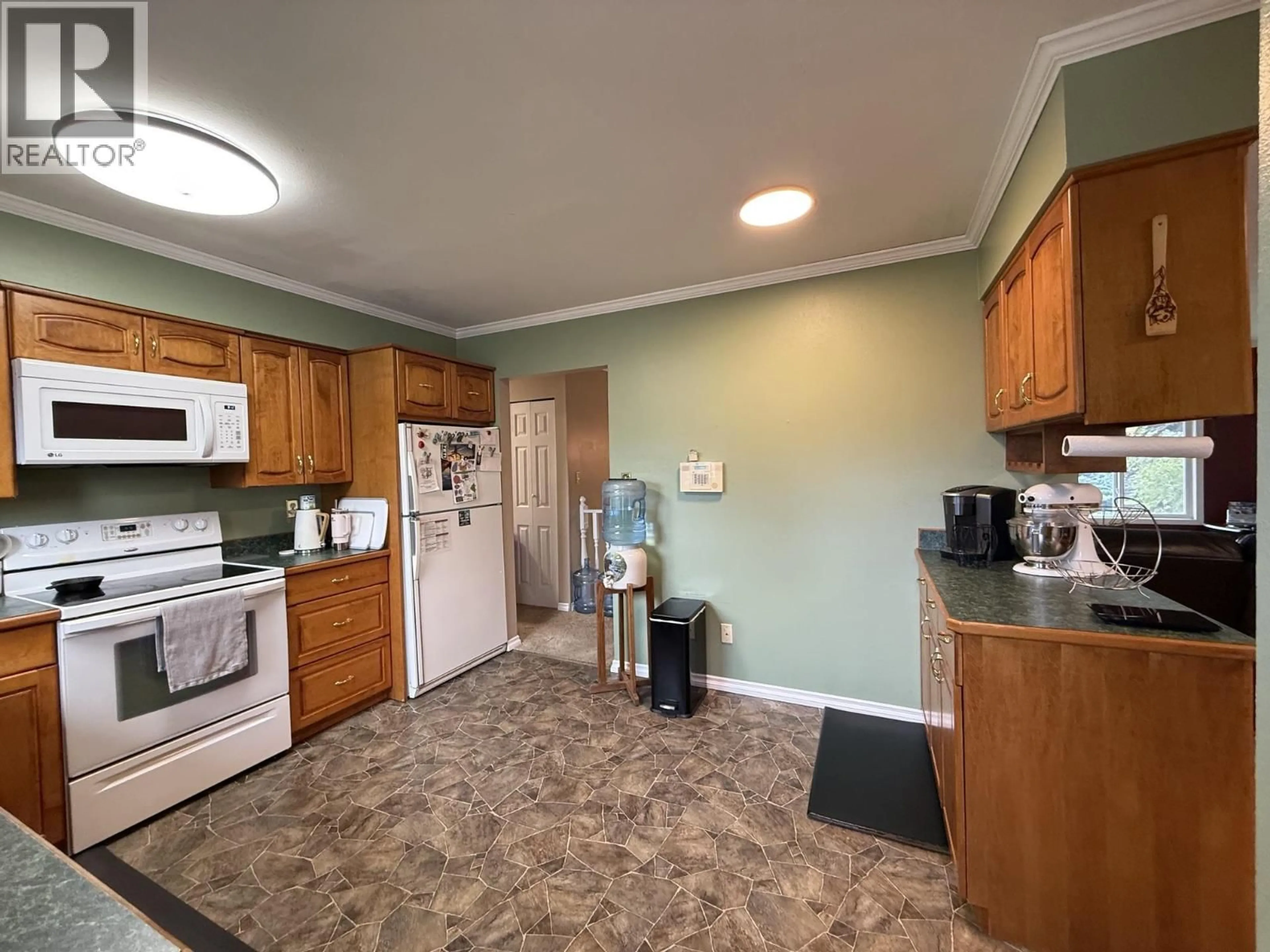 Standard kitchen, unknown for 1095 PIGEON AVENUE, Williams Lake British Columbia V2G2B8