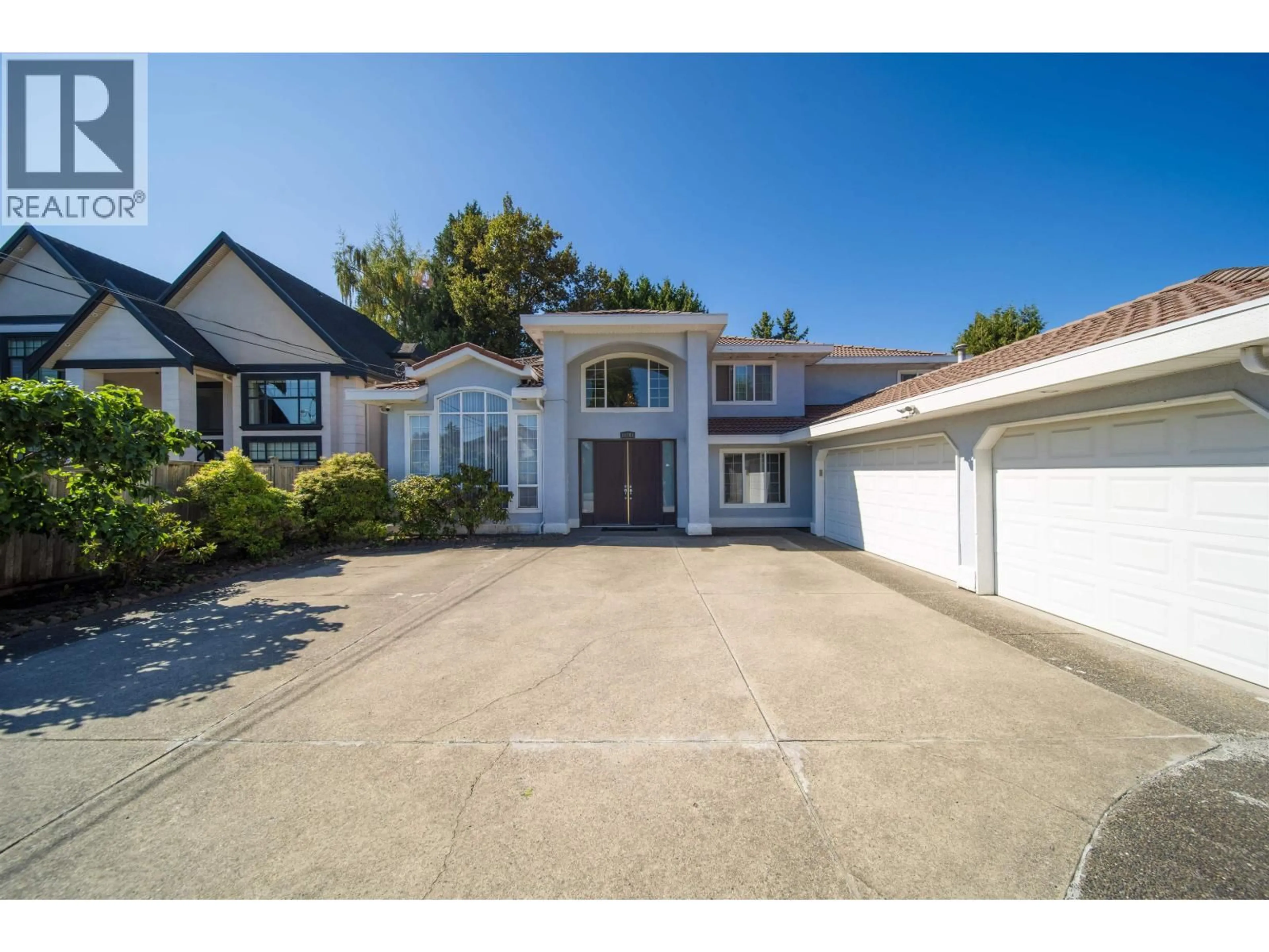 A pic from outside/outdoor area/front of a property/back of a property/a pic from drone, street for 10791 SOUTHDALE ROAD, Richmond British Columbia V7A2X1