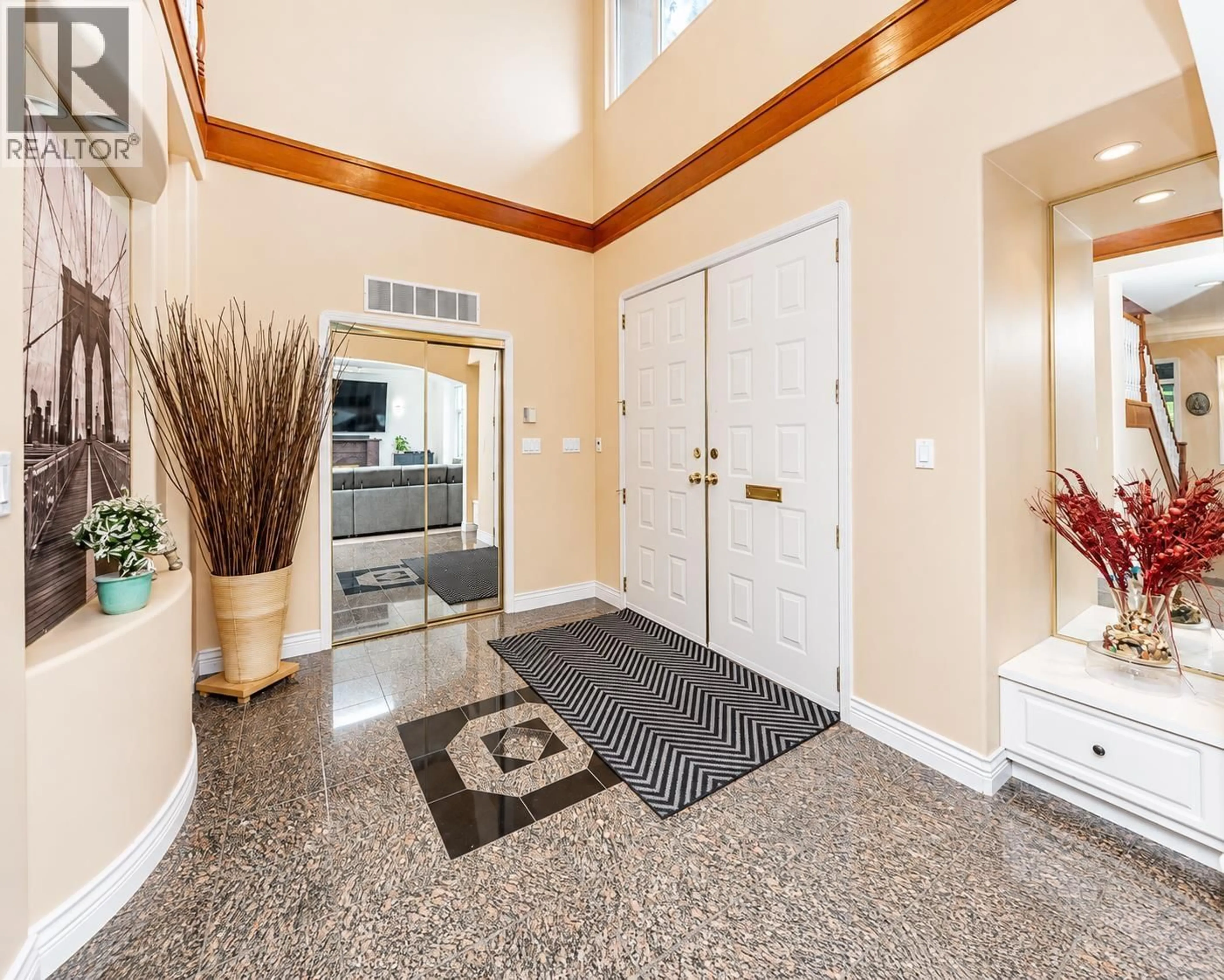 Indoor foyer for 11880 AZTEC STREET, Richmond British Columbia V6X1H8