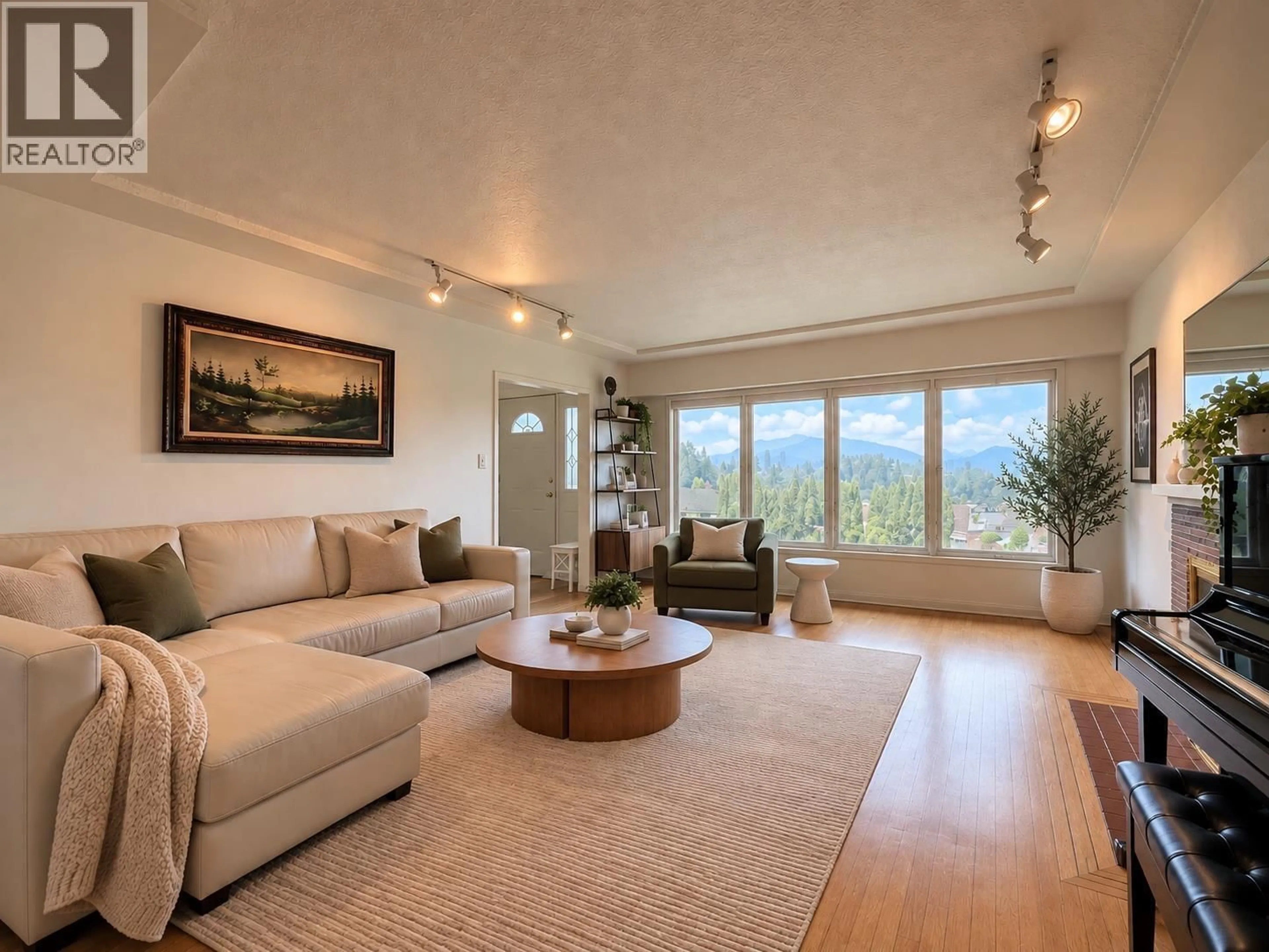 Living room with furniture, unknown for 4238 PRICE CRESCENT, Burnaby British Columbia V5G2N1