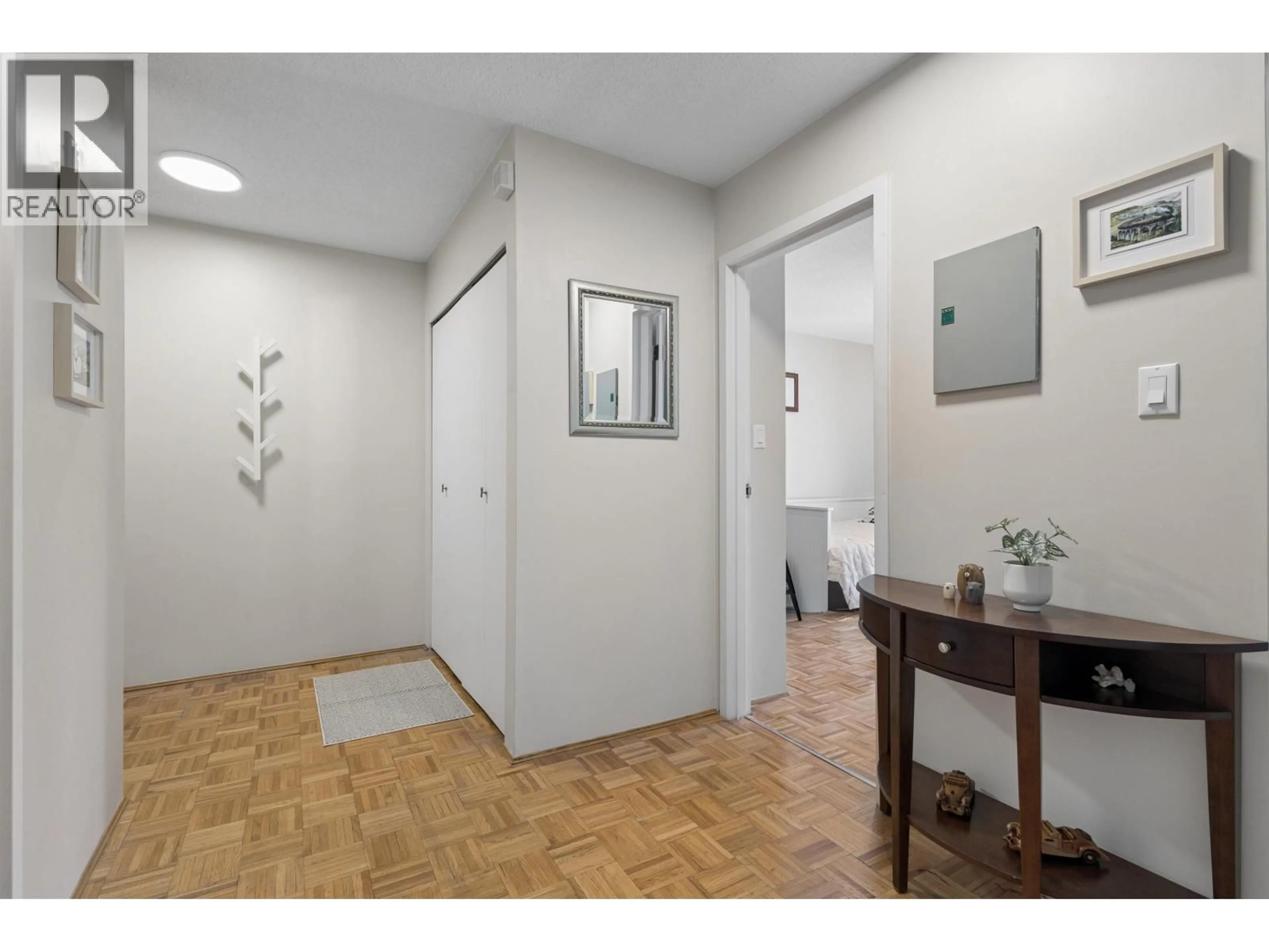 Indoor entryway for 312 - 808 8TH AVENUE, Vancouver British Columbia V5T1T5