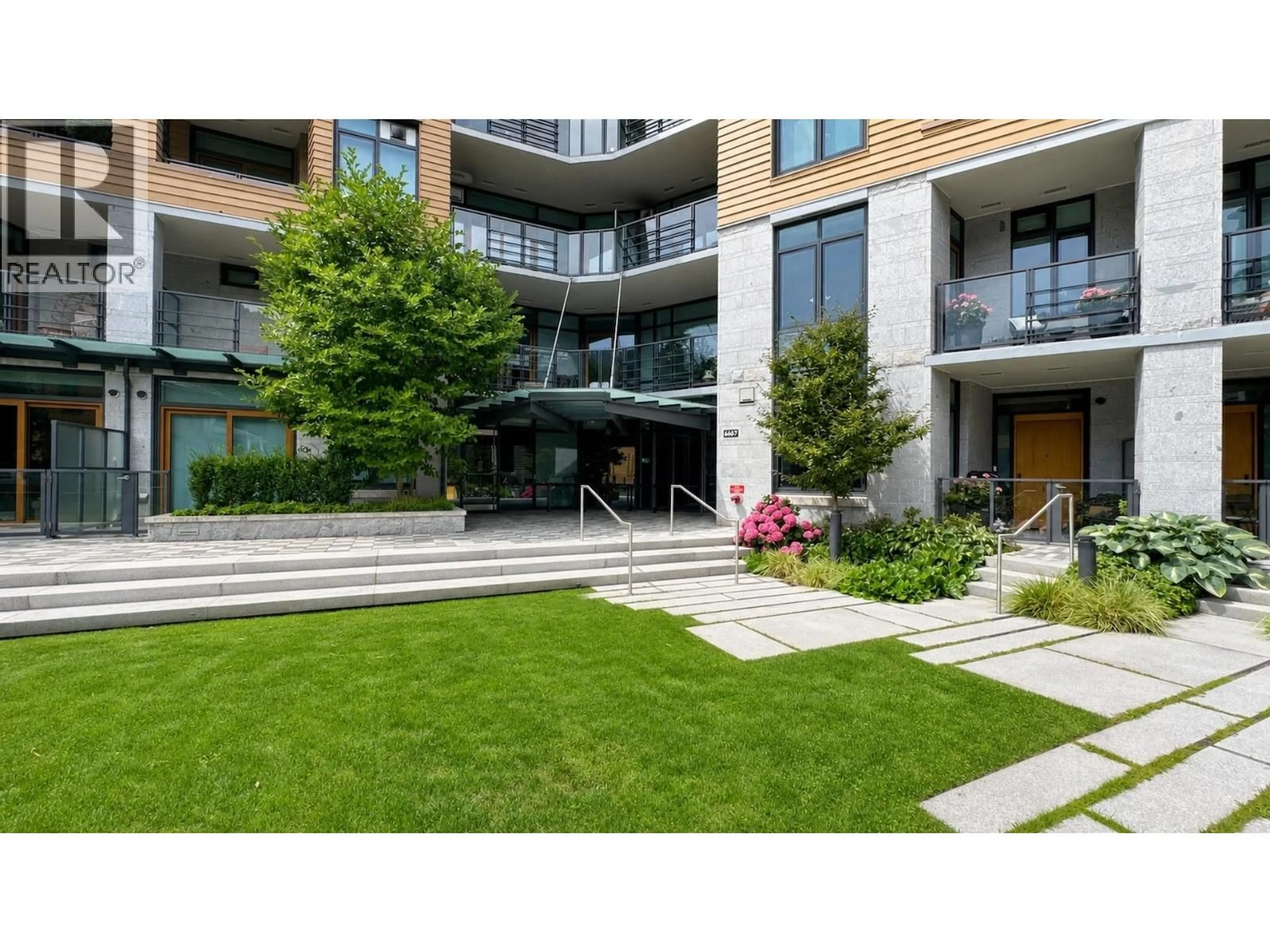 Patio, building for 501 - 6687 NELSON AVENUE, West Vancouver British Columbia V7W2B2