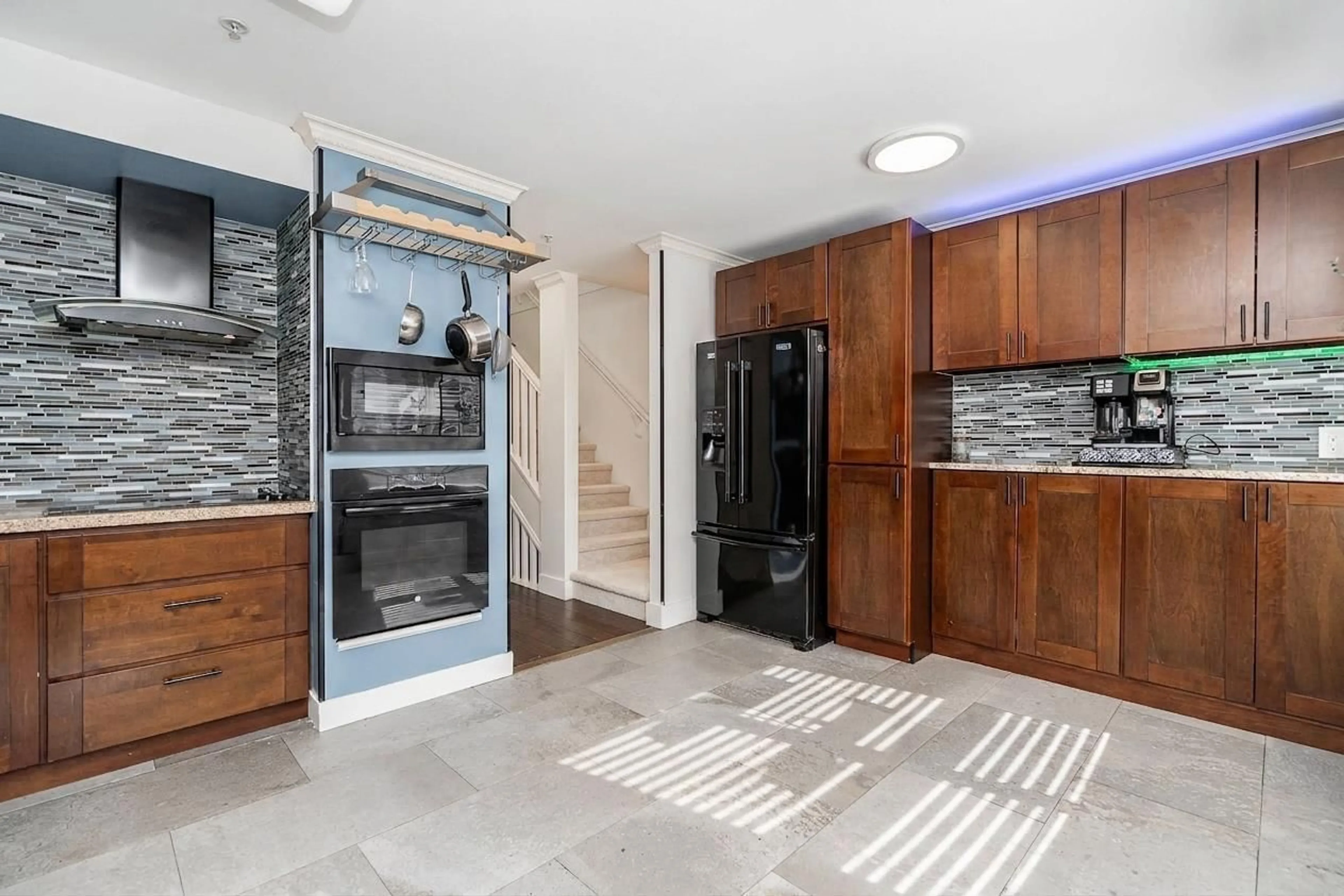 Contemporary kitchen, ceramic/tile floor for 15 - 8968 208 STREET, Langley British Columbia V1M4C5