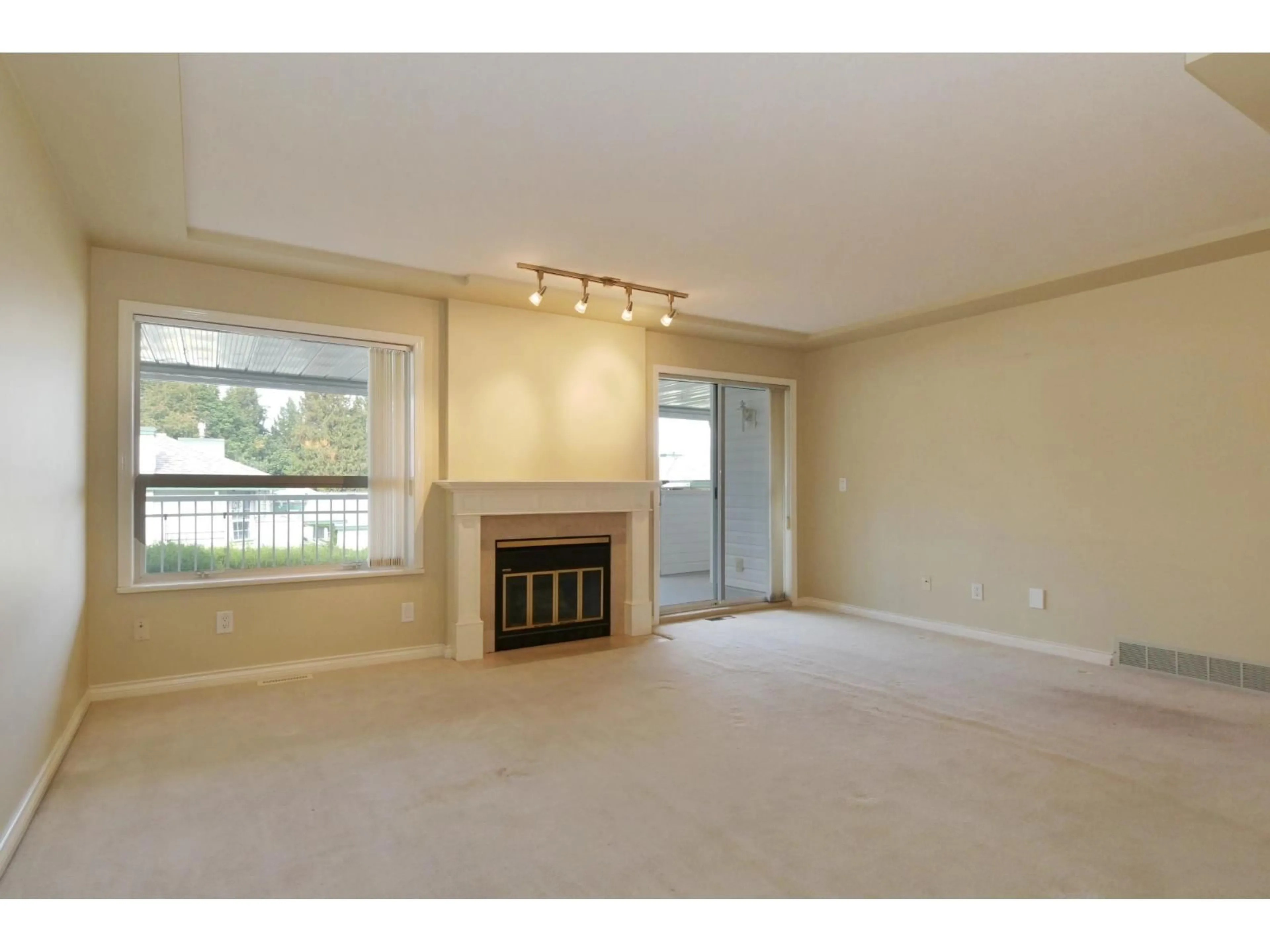 A pic of a room for 2 - 3115 TRAFALGAR STREET, Abbotsford British Columbia V2S8C5