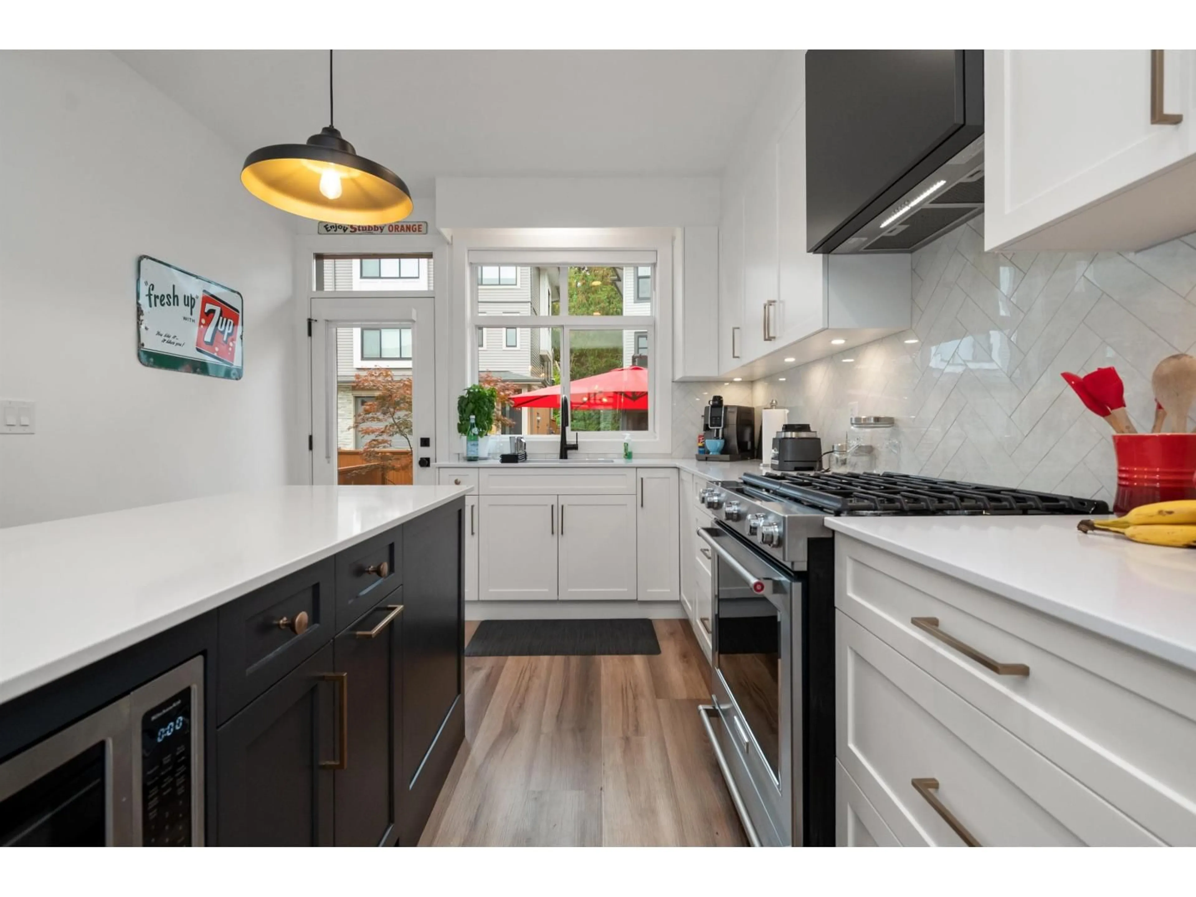 Open concept kitchen, unknown for 20 - 35810 MCKEE ROAD, Abbotsford British Columbia V3G2L6