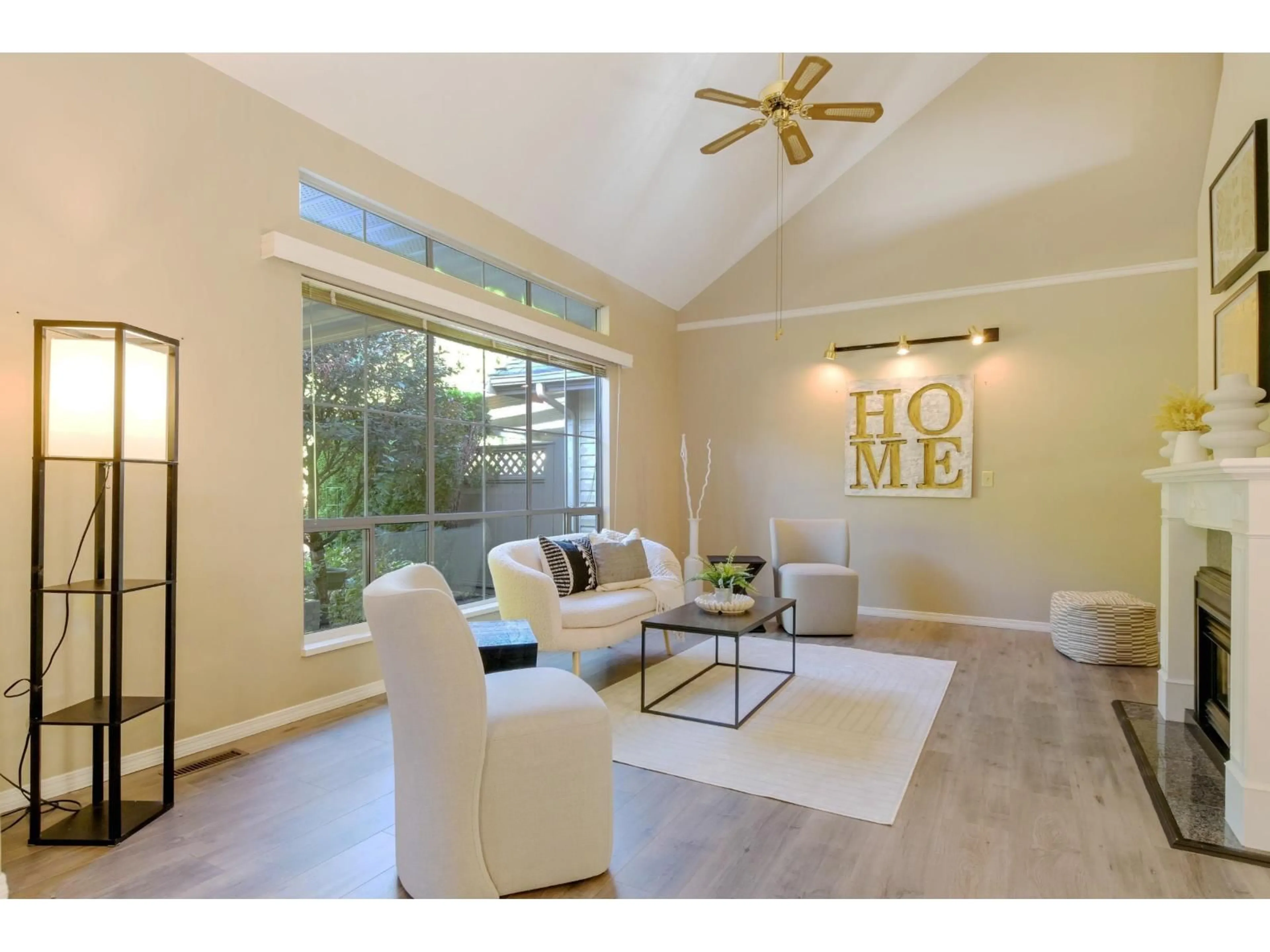 Living room with furniture, unknown for 39 - 6140 192 STREET, Surrey British Columbia V3S7V7
