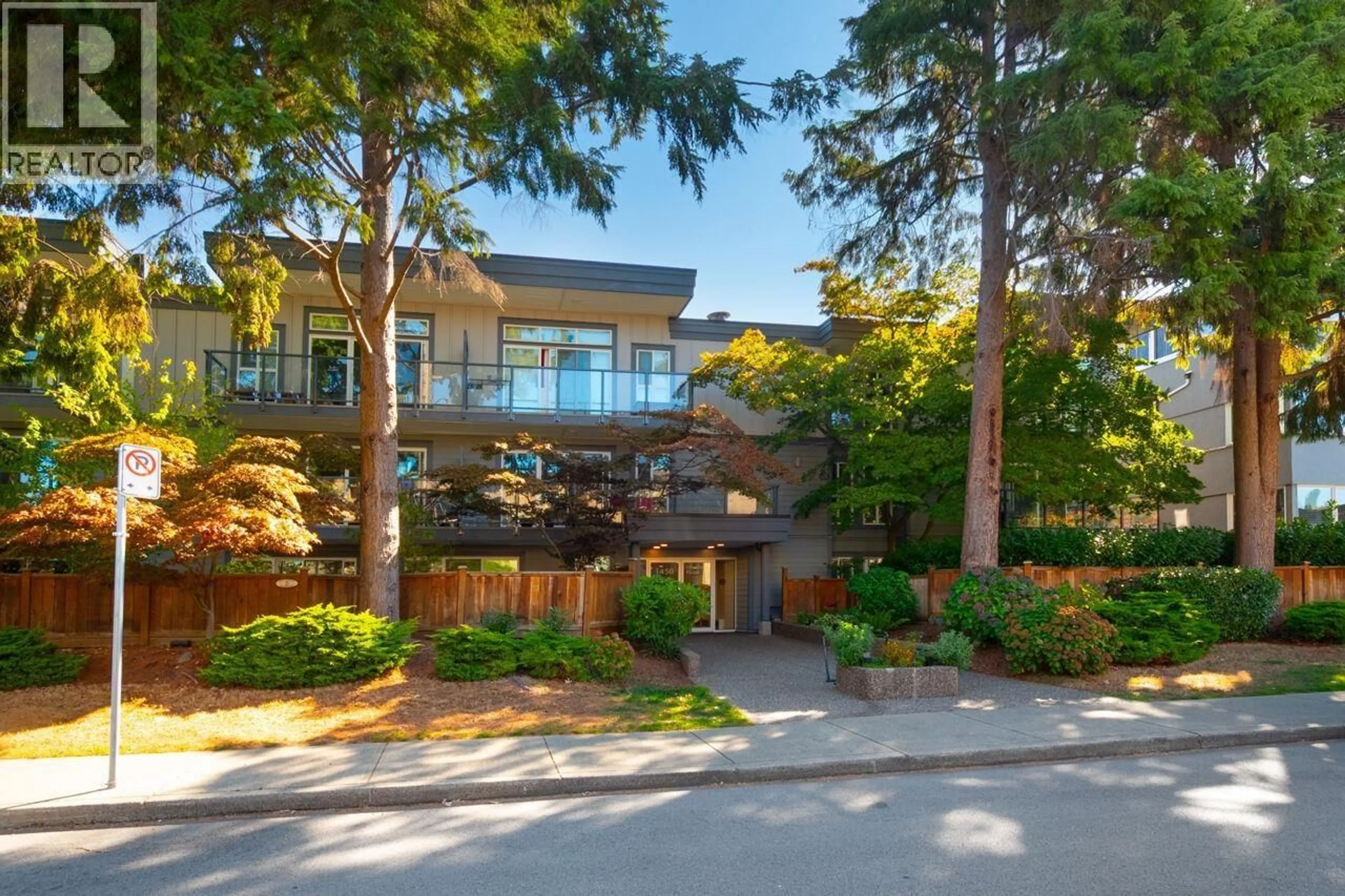 Unknown for 106 - 1450 LABURNUM STREET, Vancouver British Columbia V6J3W3