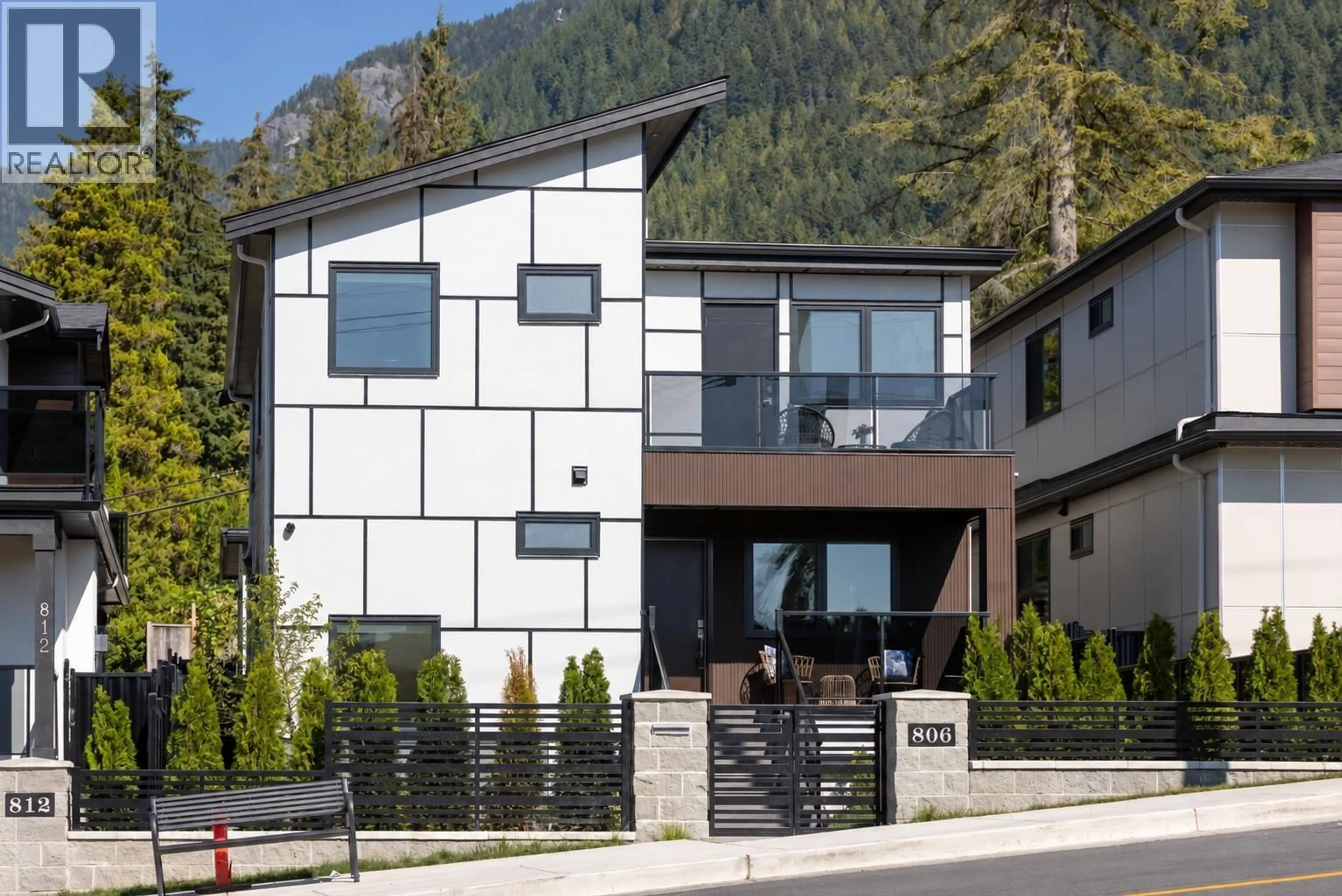 Home with vinyl exterior material, unknown for 806 MONTROYAL BOULEVARD, North Vancouver British Columbia V7R2G6