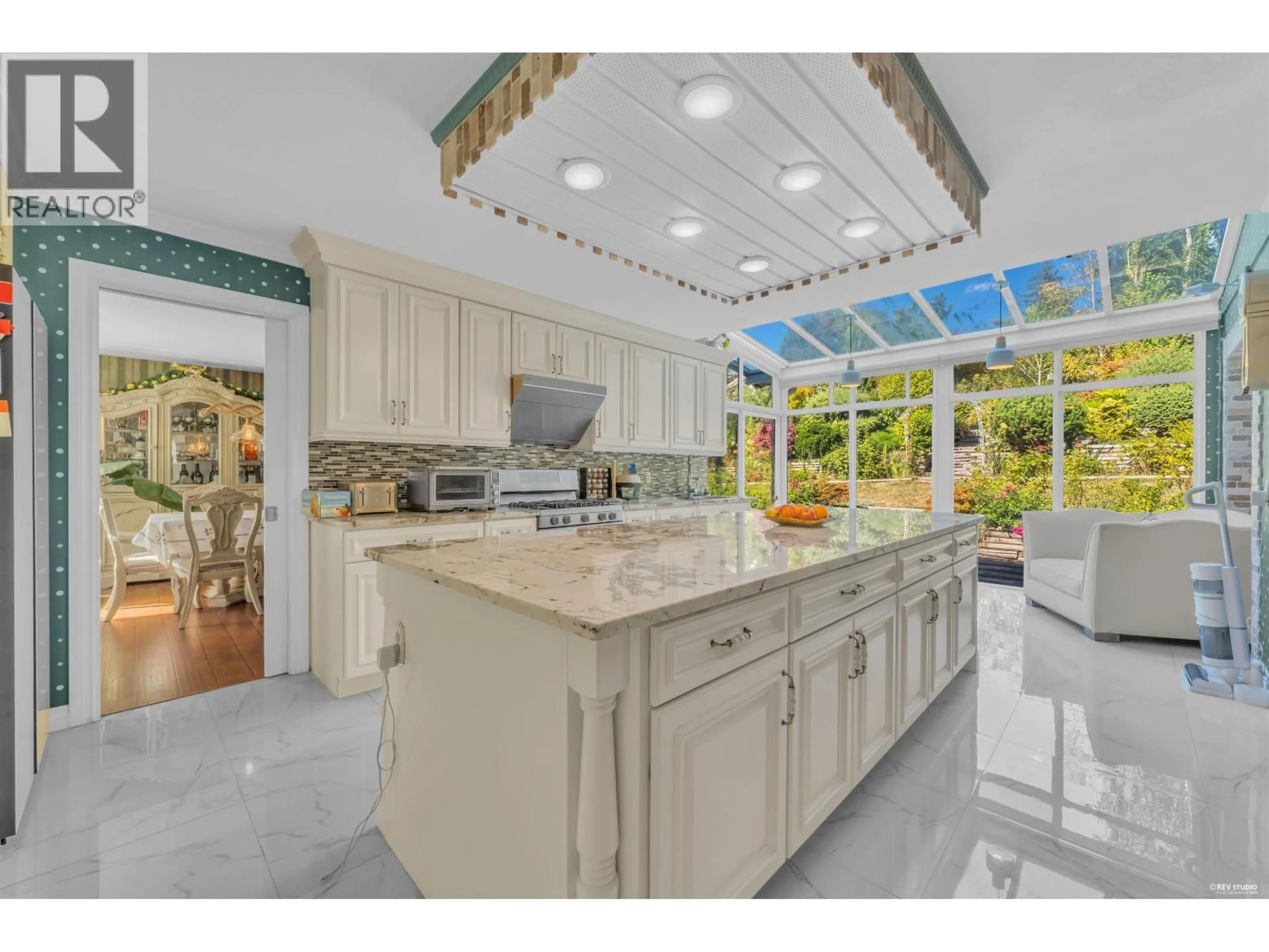 Open concept kitchen, ceramic/tile floor for 7517 KILREA PLACE, Burnaby British Columbia V5A4T5
