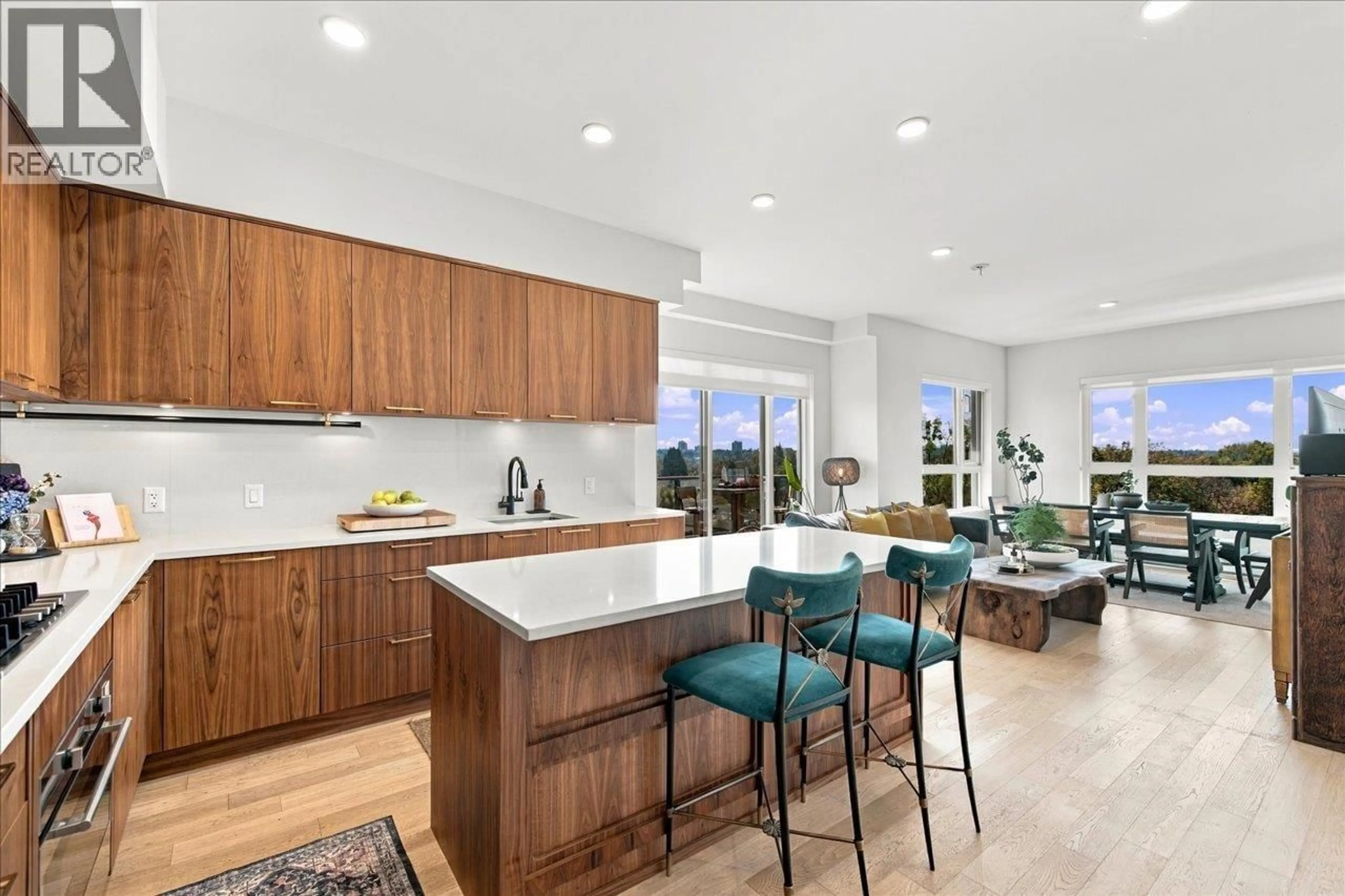 Open concept kitchen, unknown for 602 - 2550 GARDEN DRIVE, Vancouver British Columbia V5N4X6