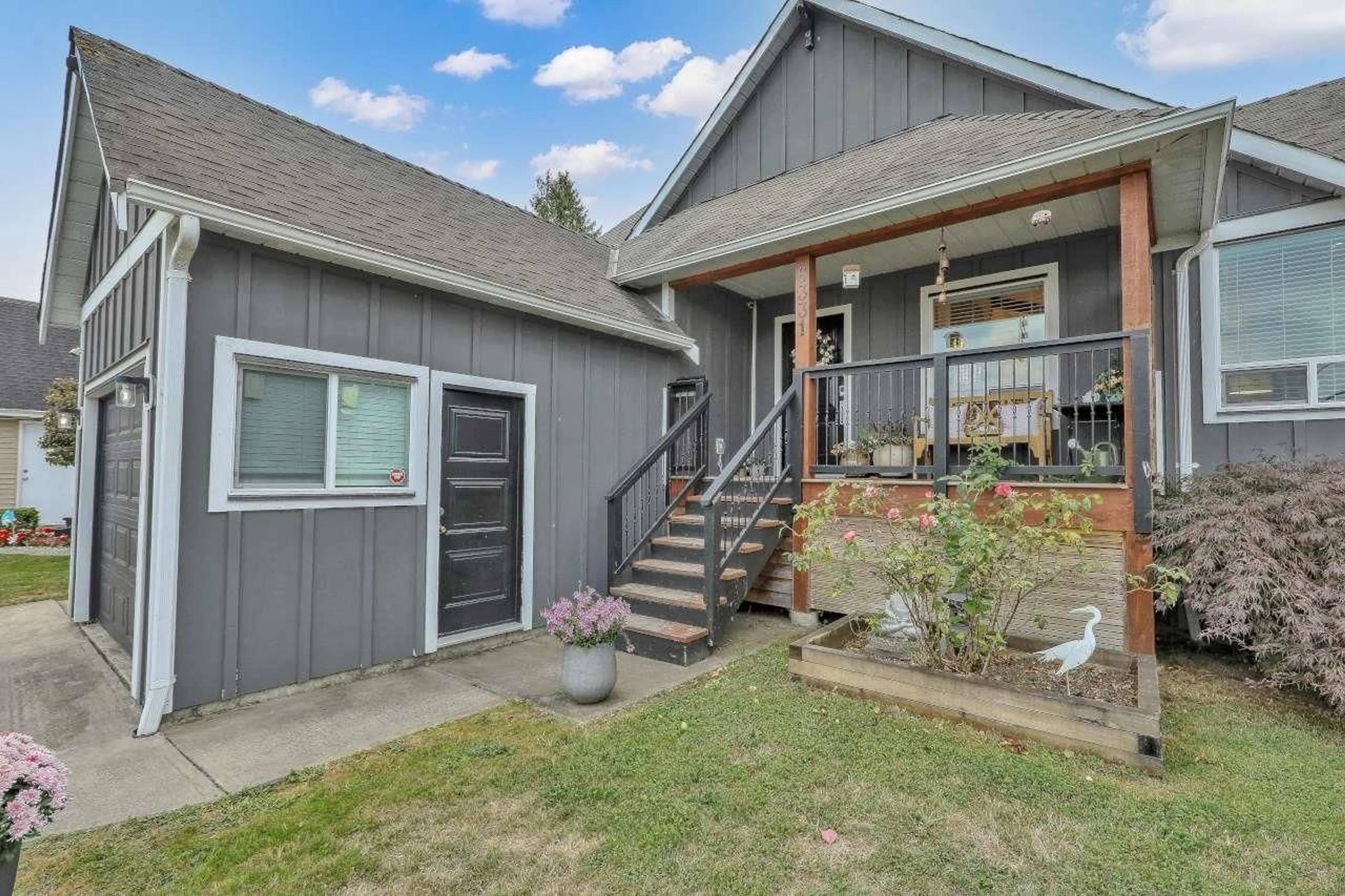 Home with vinyl exterior material, unknown for 6331 135 STREET, Surrey British Columbia V3X1J7