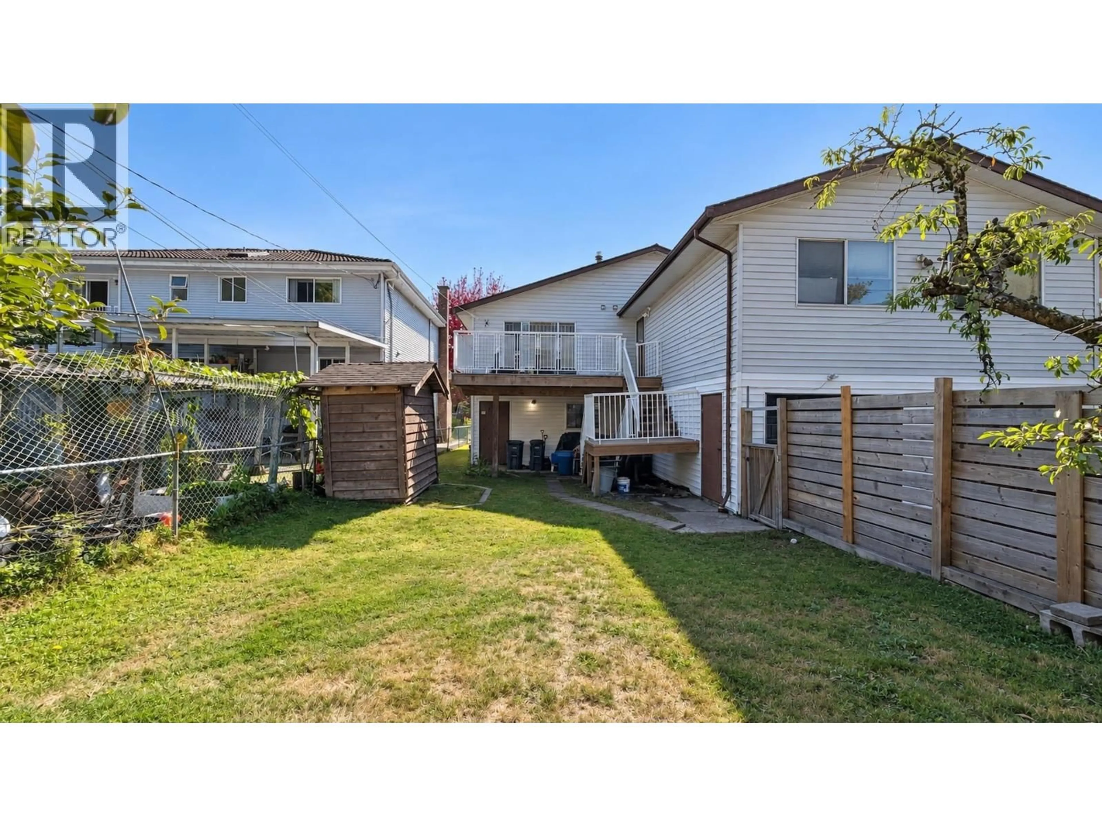 A pic from outside/outdoor area/front of a property/back of a property/a pic from drone, street for 1025 22ND AVENUE, Vancouver British Columbia V5V1W2