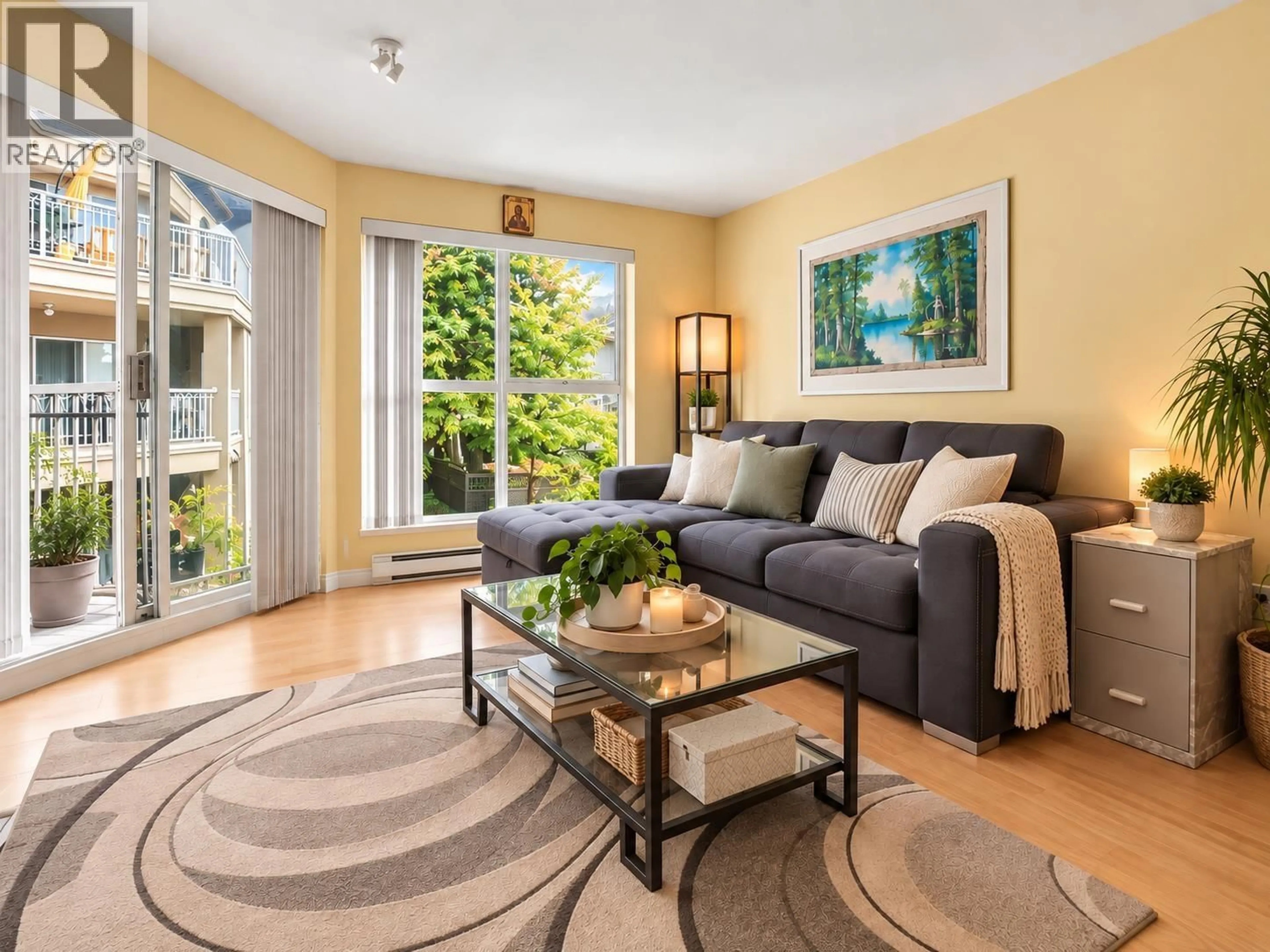 Living room with furniture, unknown for 401 - 1128 SIXTH AVENUE, New Westminster British Columbia V3M6V8