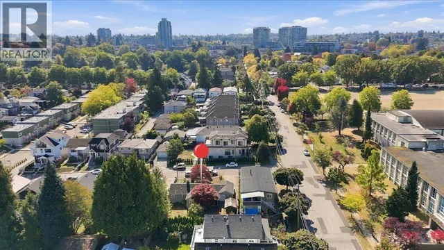 2219 25TH AVENUE, Vancouver 5