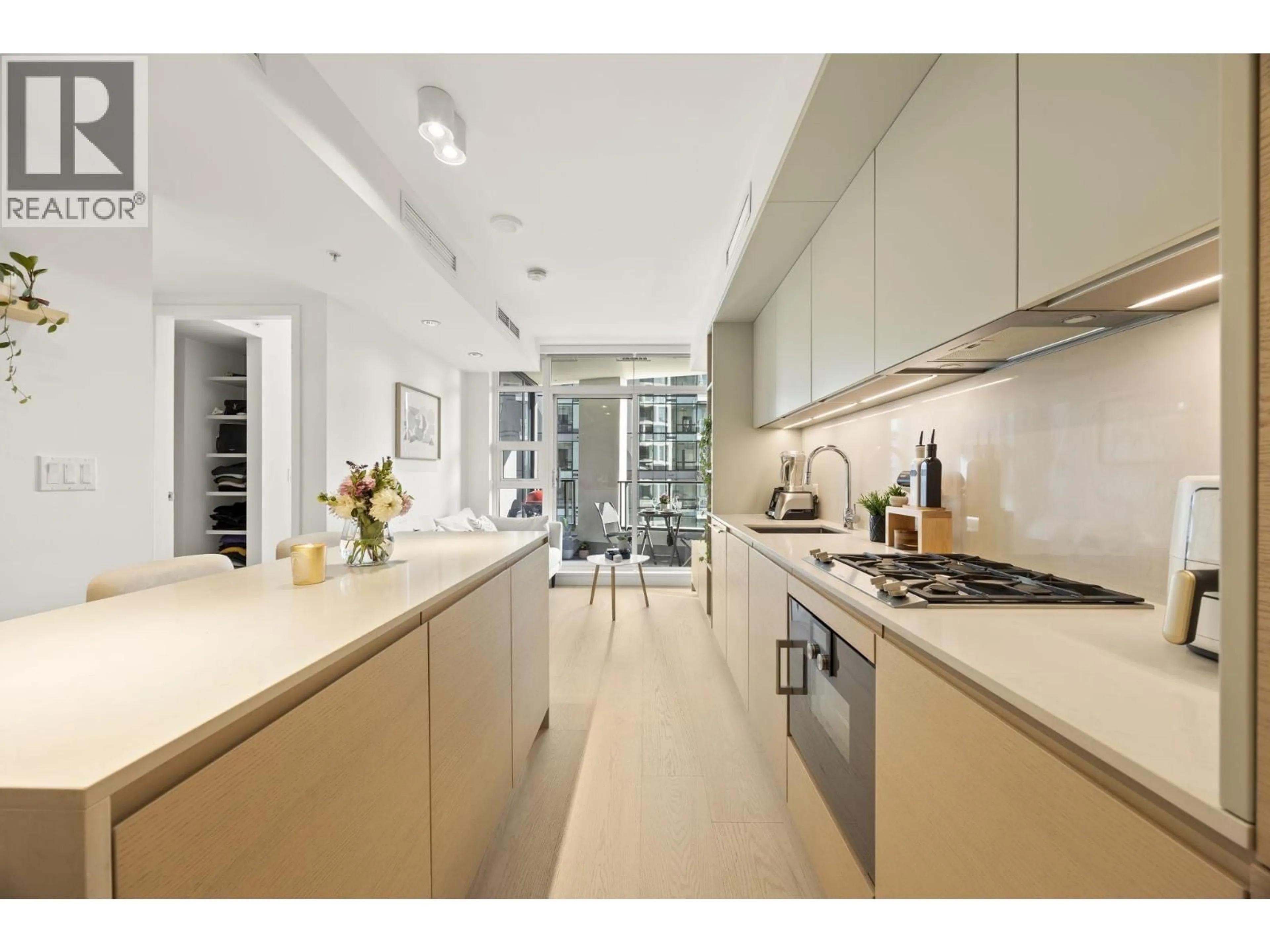 Contemporary kitchen, unknown for 2007 - 1289 HORNBY STREET, Vancouver British Columbia V6Z0G7