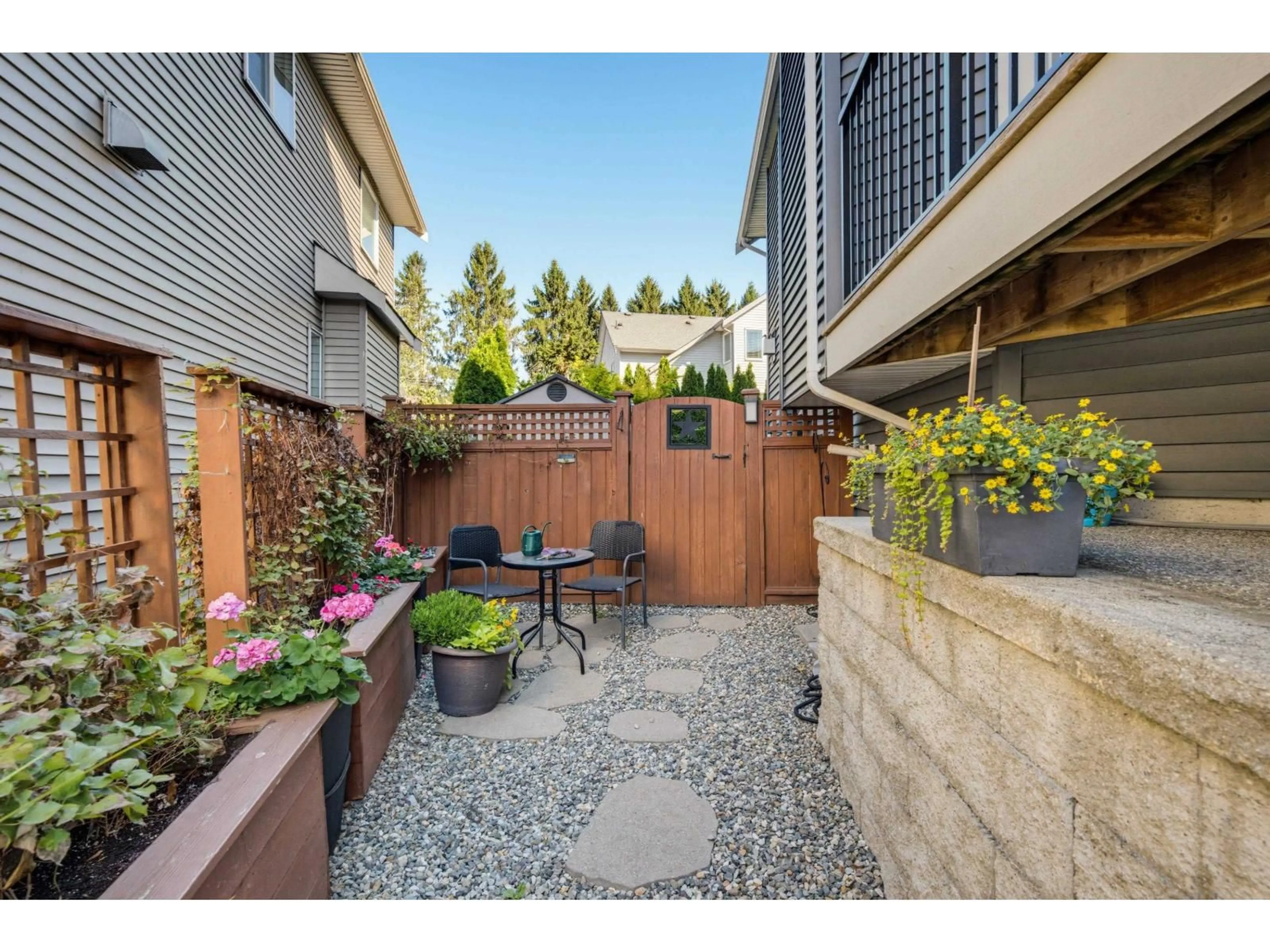 Patio, street for 27515 27A AVENUE, Langley British Columbia V4W0C4