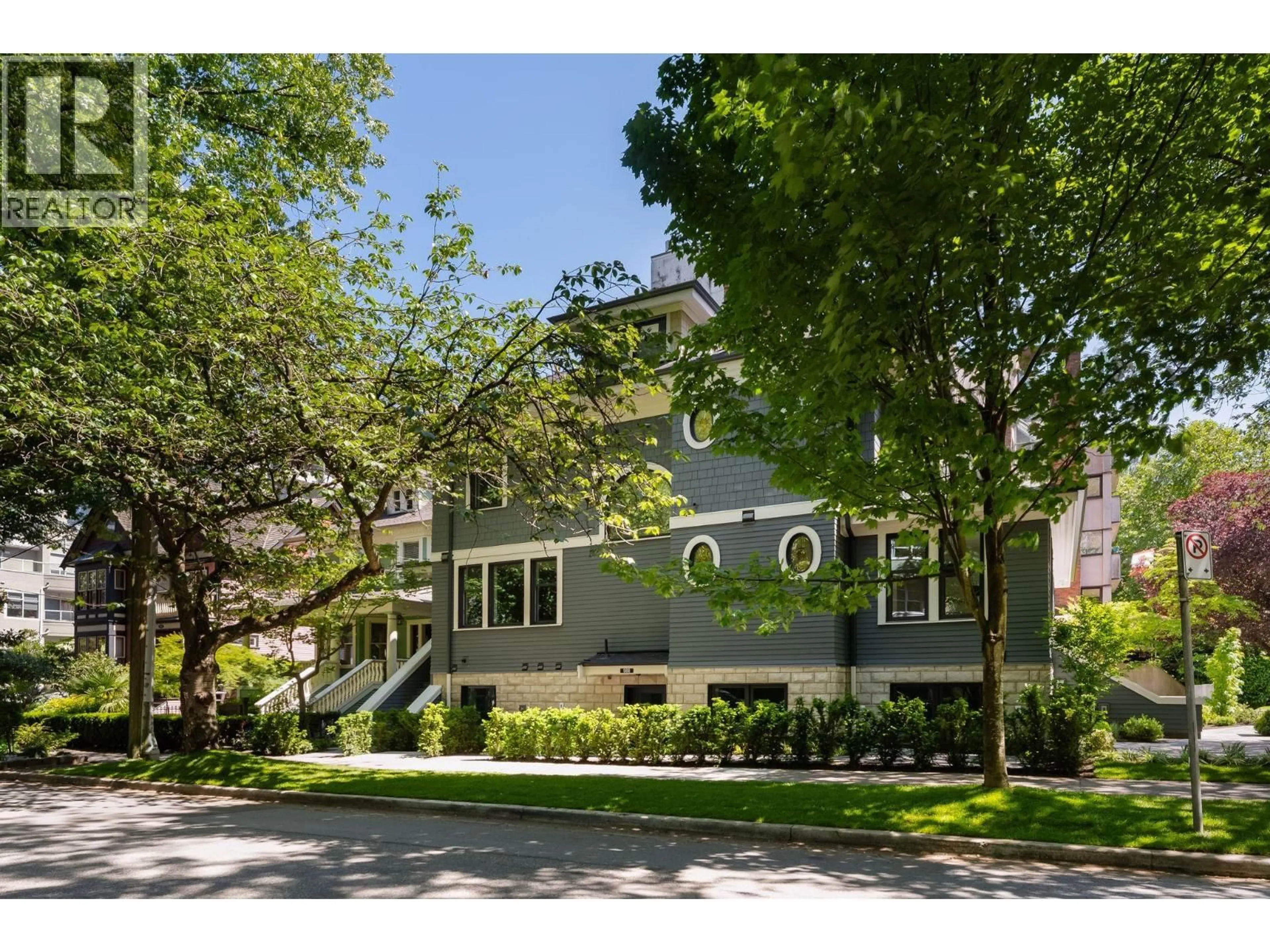 Home with vinyl exterior material, street for 980 BIDWELL STREET, Vancouver British Columbia V6G1M3