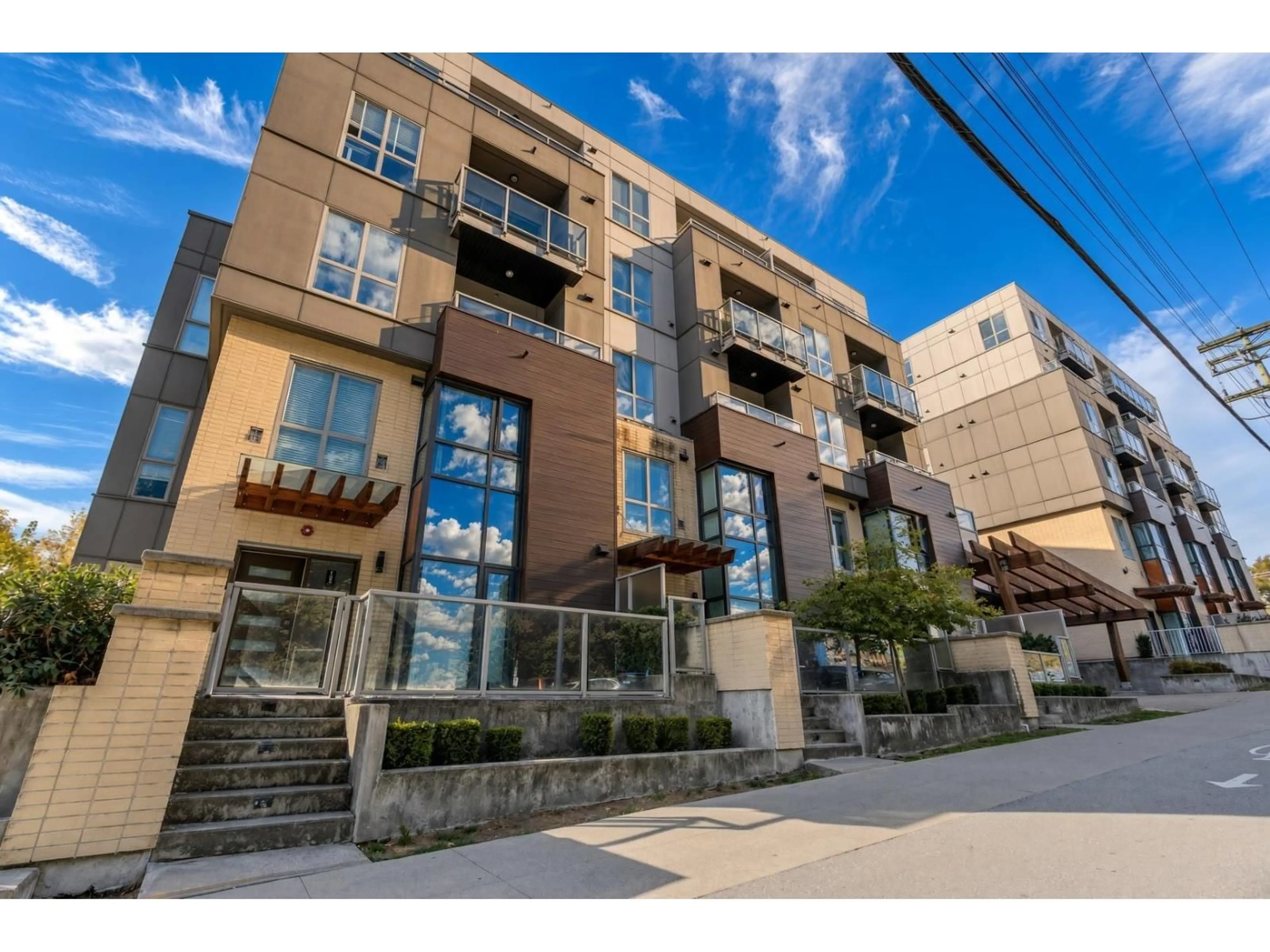 Patio, street for B107 - 9689 140TH STREET, Surrey British Columbia V3T0P3