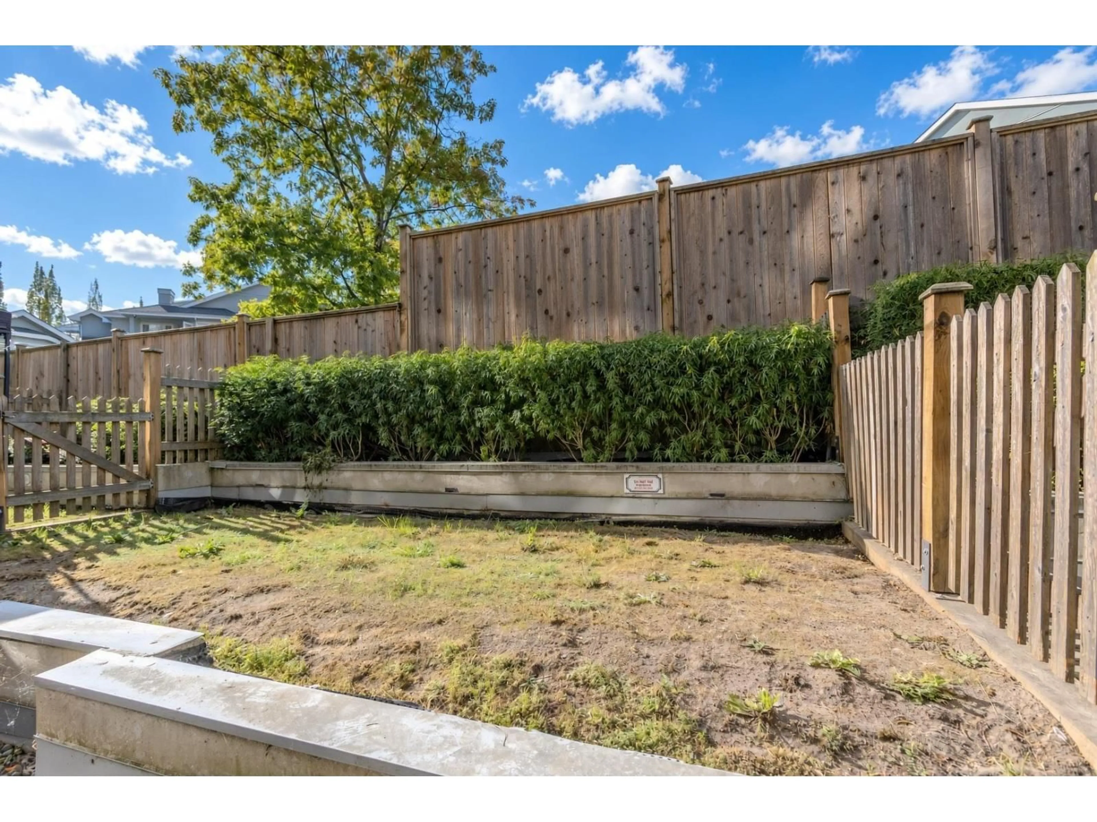 Patio, street for B107 - 9689 140TH STREET, Surrey British Columbia V3T0P3