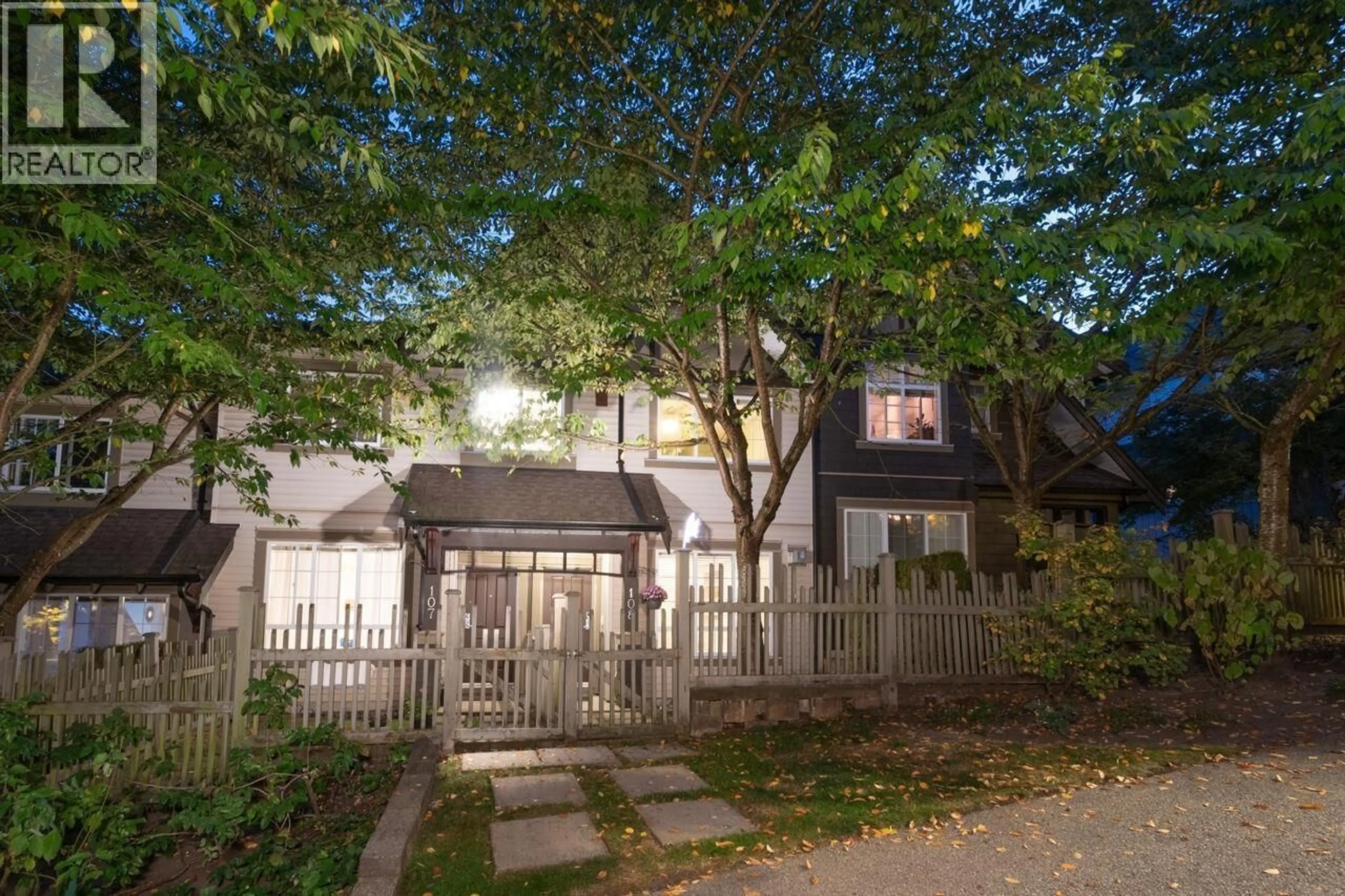 Patio, street for 108 - 2200 PANORAMA DRIVE, Port Moody British Columbia V3H5M2