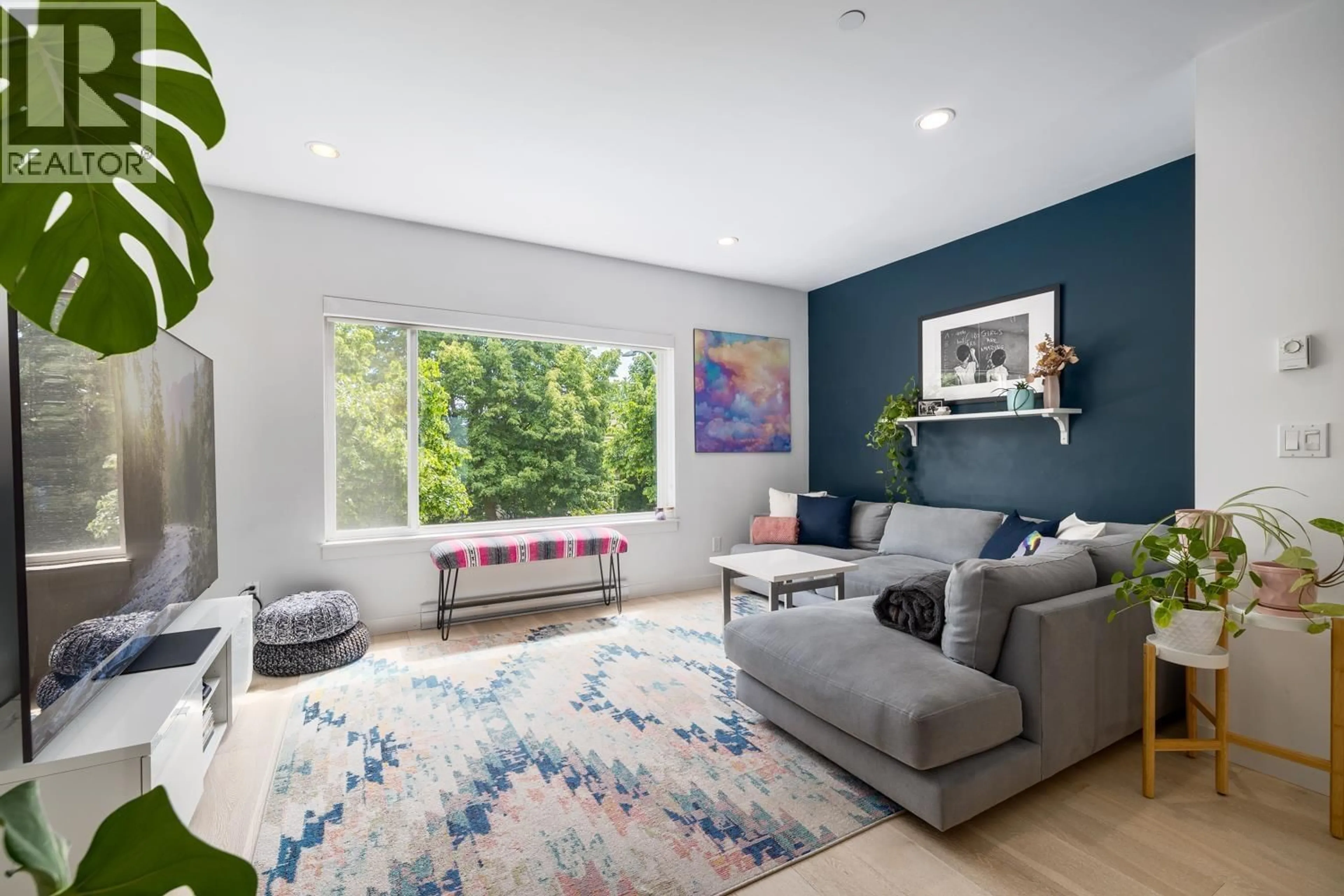 Living room with furniture, unknown for 109 - 453 16TH AVENUE, Vancouver British Columbia V5T2T8