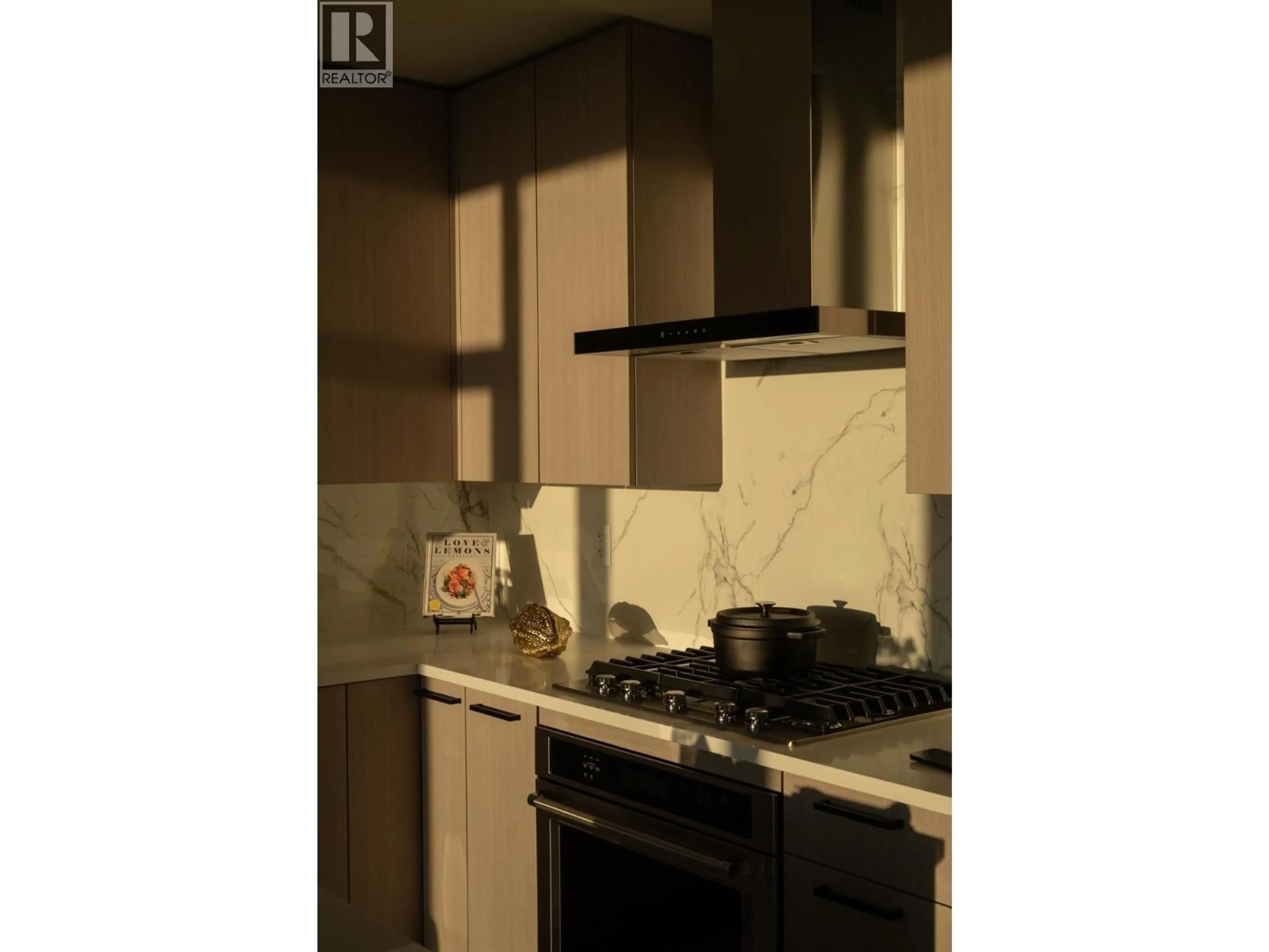 Standard kitchen, wood/laminate floor for 2407 - 555 SYDNEY AVENUE, Coquitlam British Columbia V3K0G5