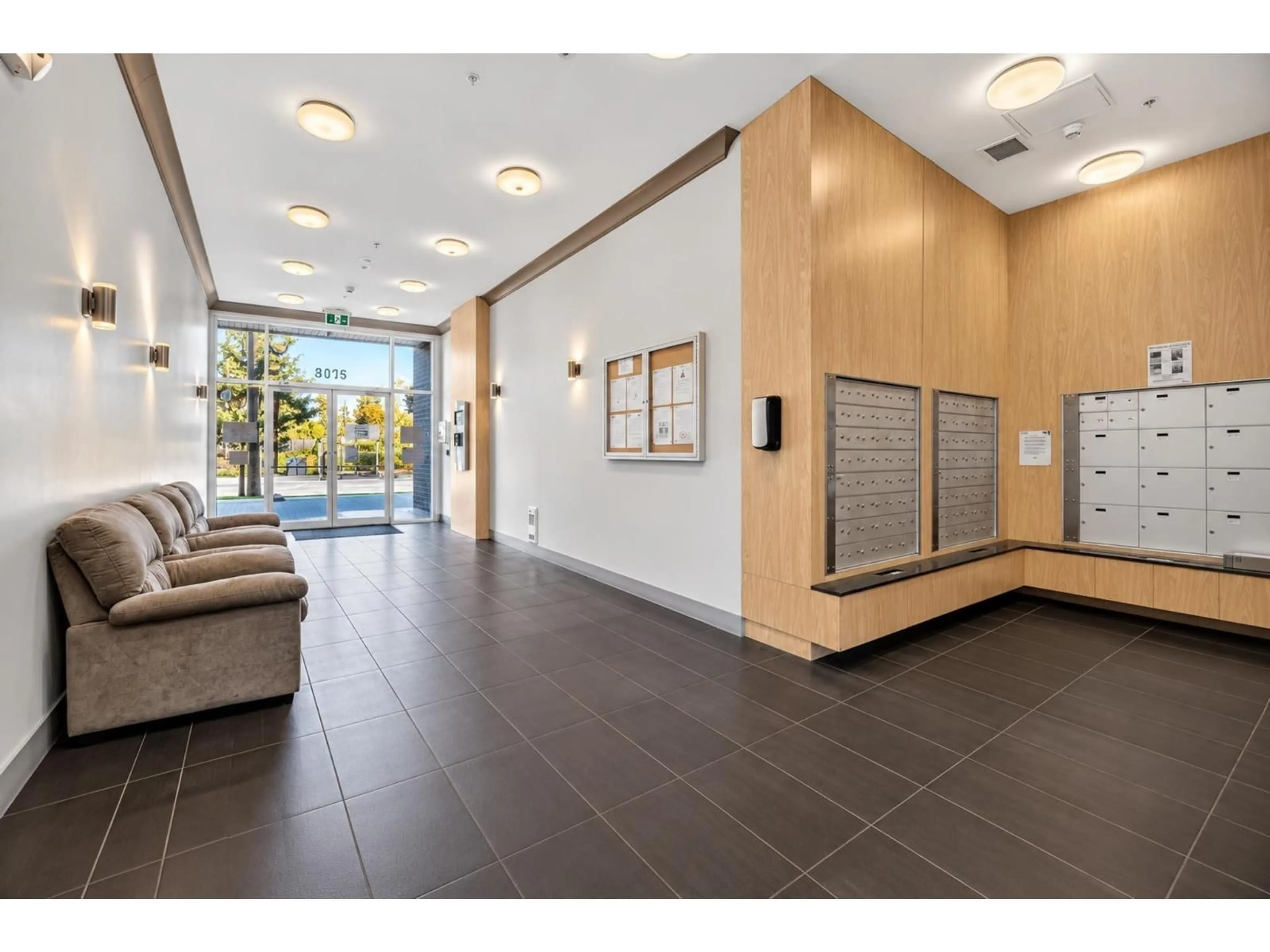 Indoor foyer for 517 - 9015 120 STREET, Delta British Columbia V4C6R7