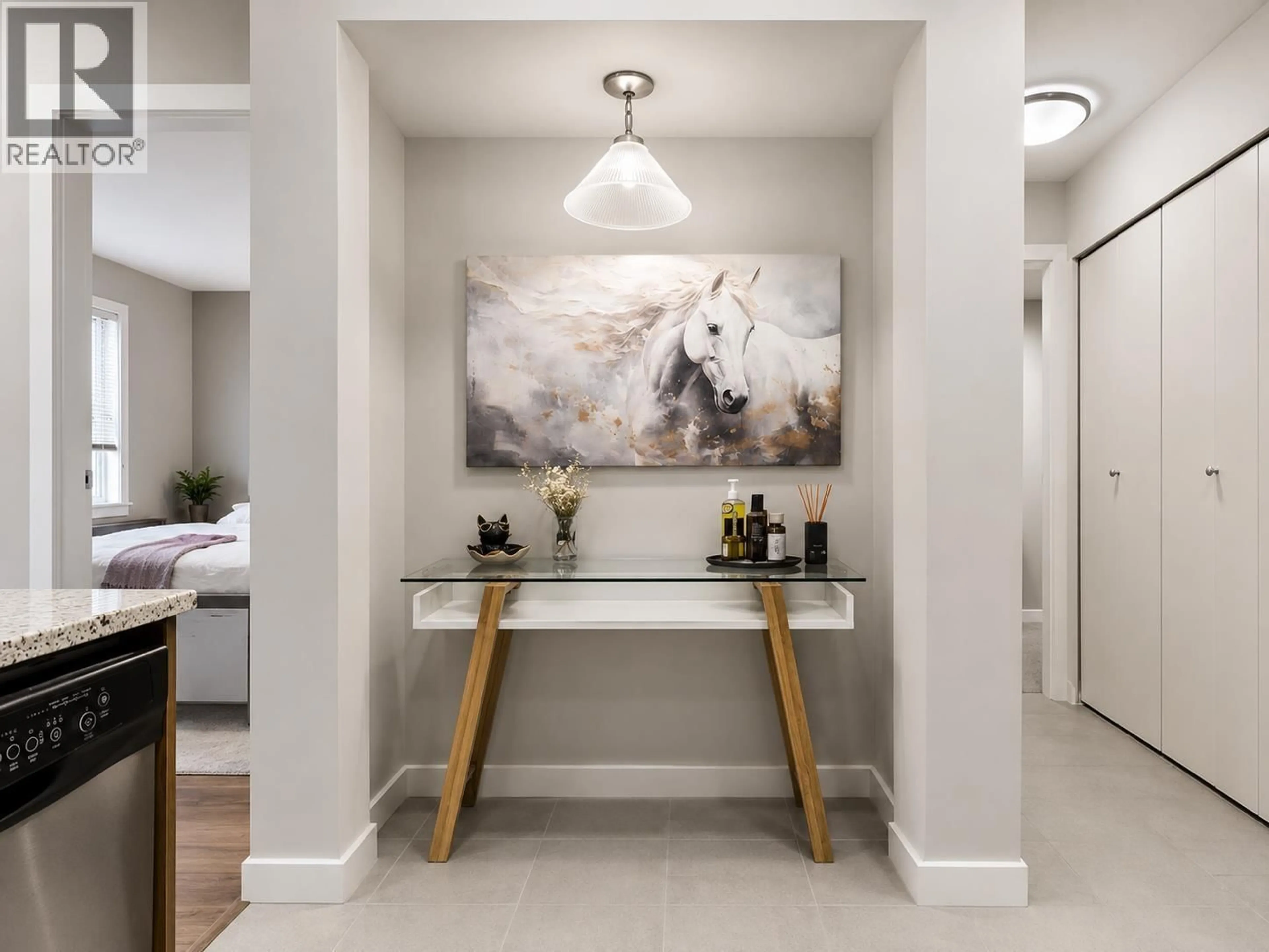 Indoor entryway for 215 - 5889 IRMIN STREET, Burnaby British Columbia V5J0C1