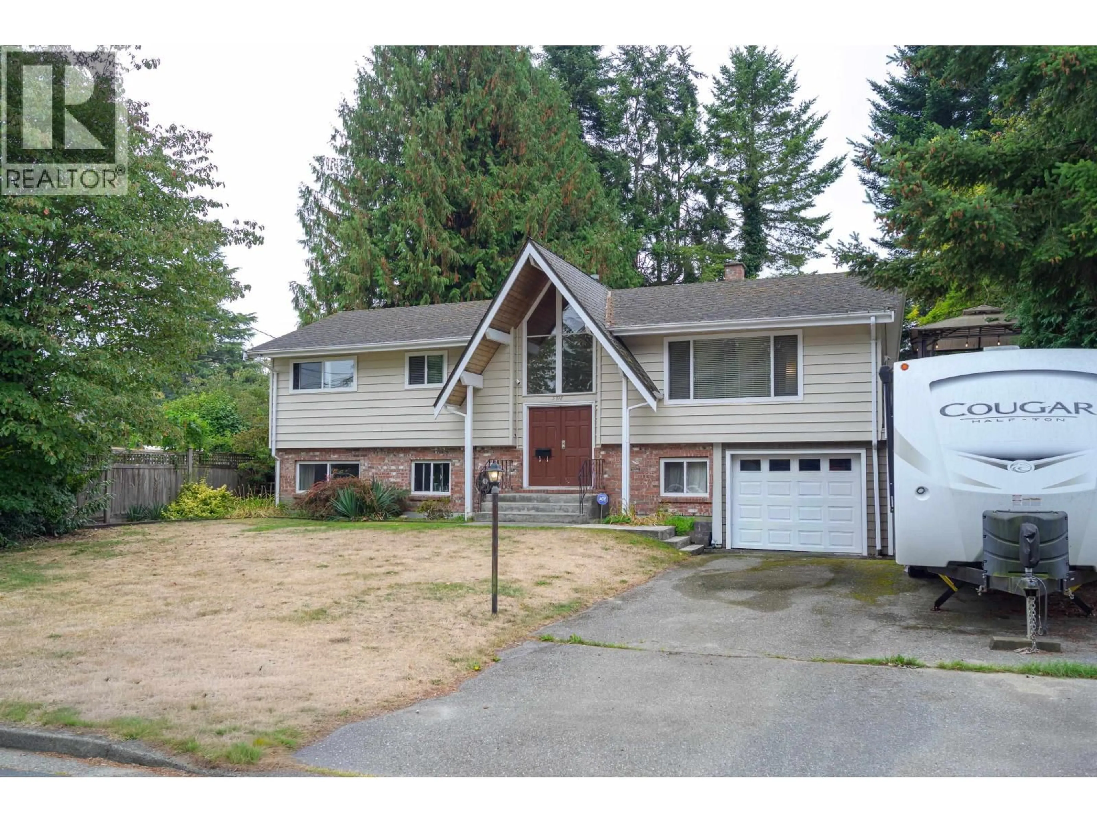 Home with vinyl exterior material, street for 5378 4TH AVENUE, Tsawwassen British Columbia V4M1G9