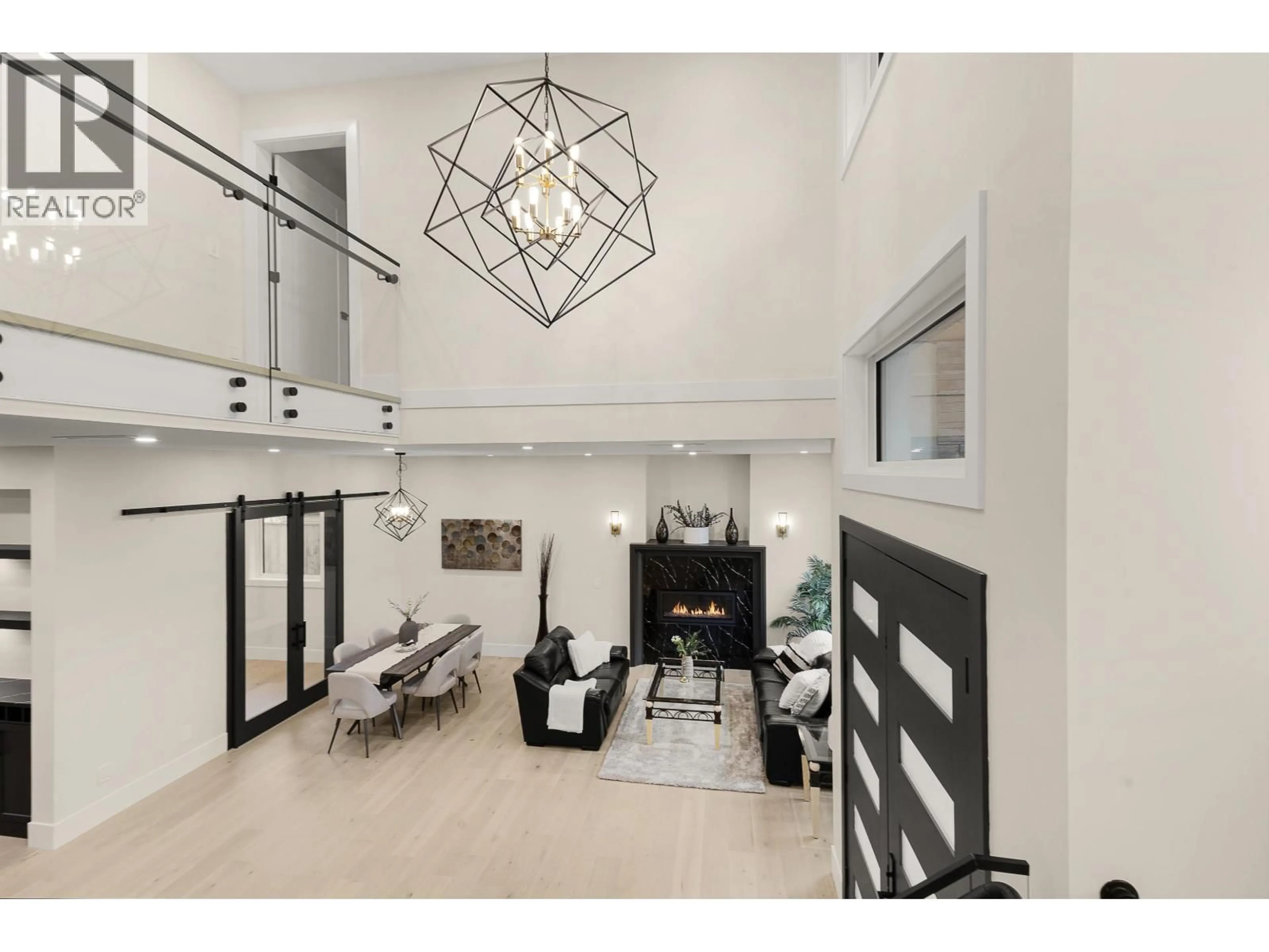 Indoor entryway for 841 RONDEAU STREET, Coquitlam British Columbia V3J5Z4