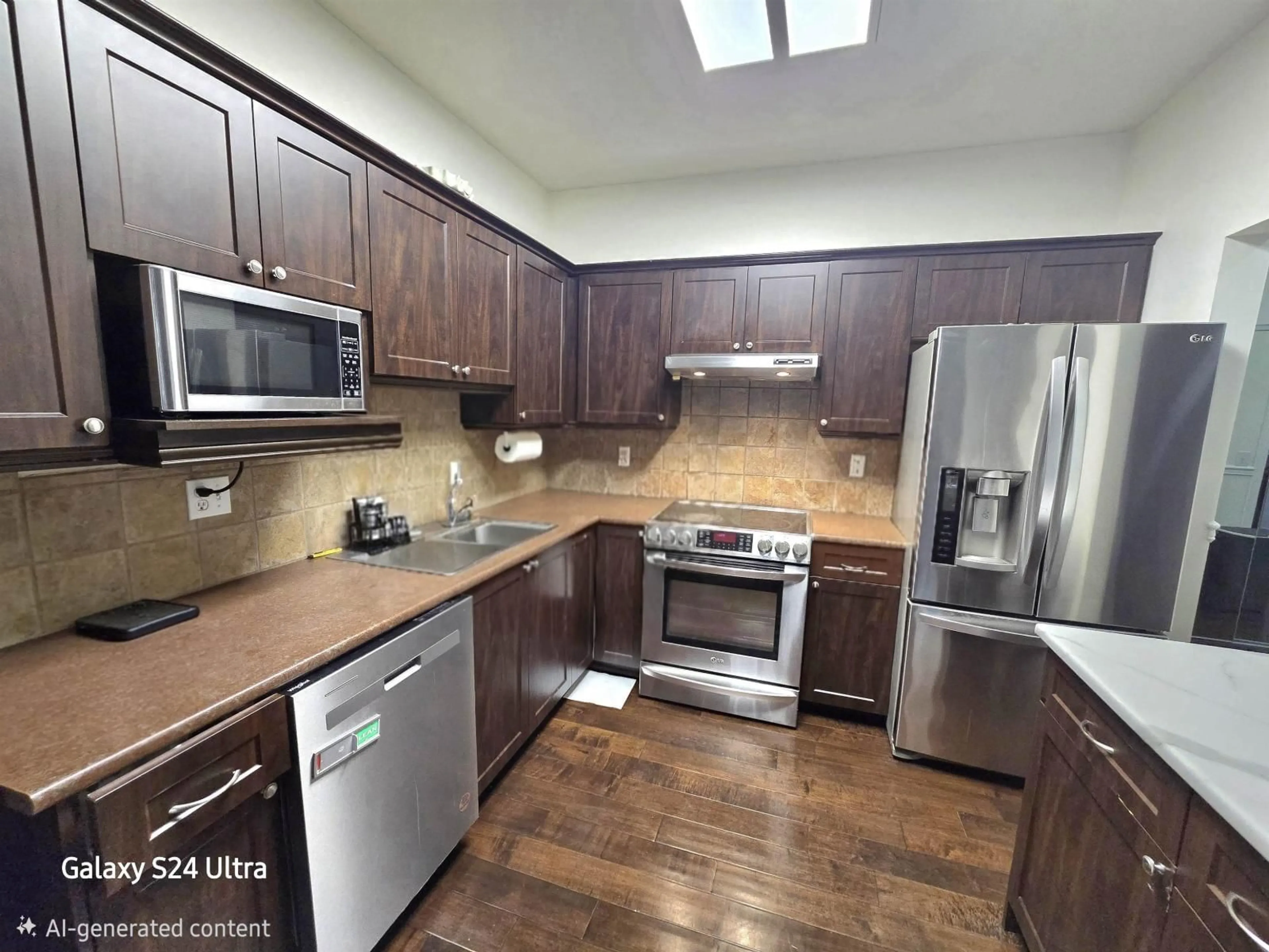 Standard kitchen, unknown for 107 - 13918 72 AVENUE, Surrey British Columbia V3W0T4
