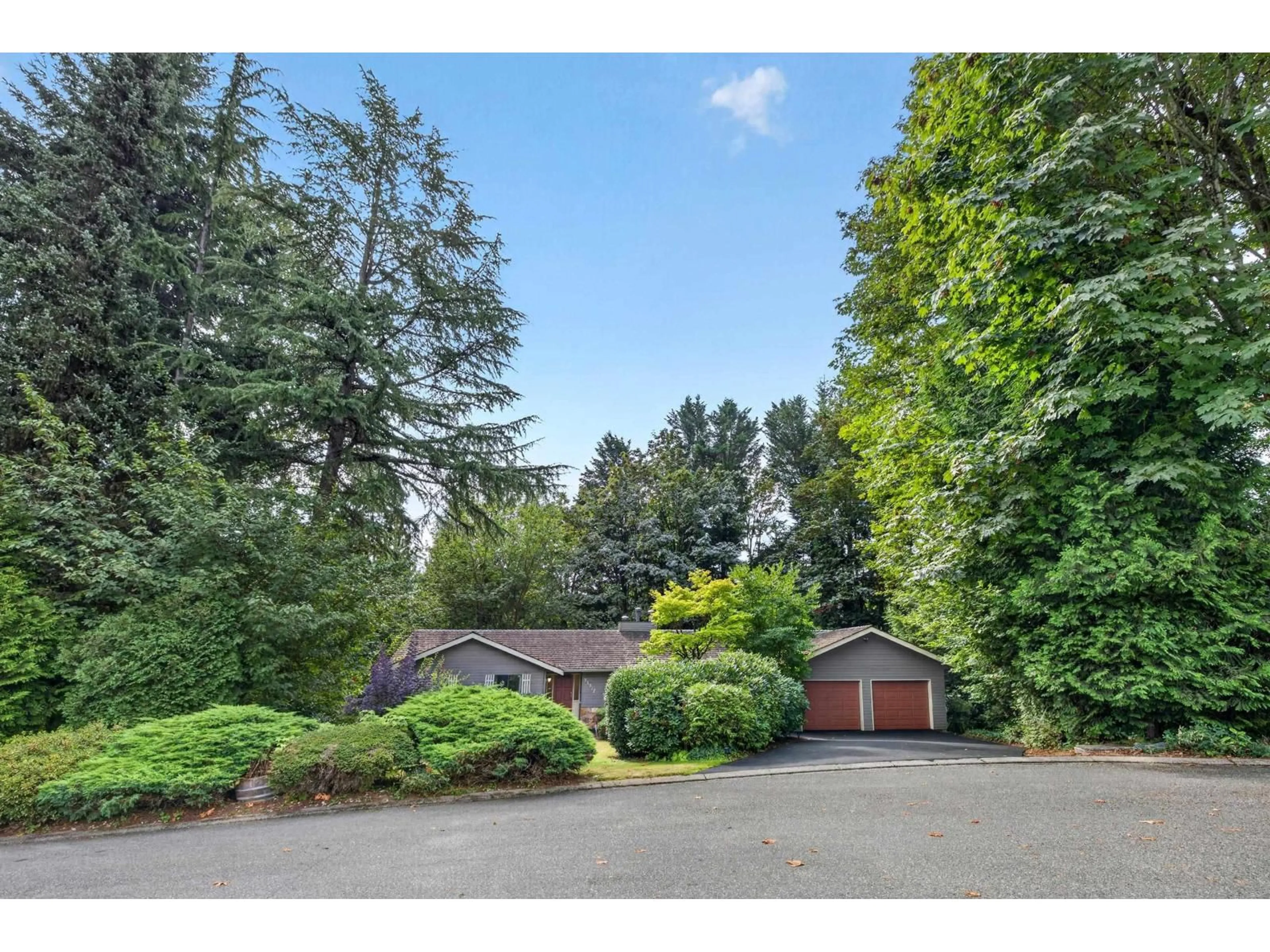 A pic from outside/outdoor area/front of a property/back of a property/a pic from drone, unknown for 35312 MCKINLEY PLACE, Abbotsford British Columbia V2S8L8