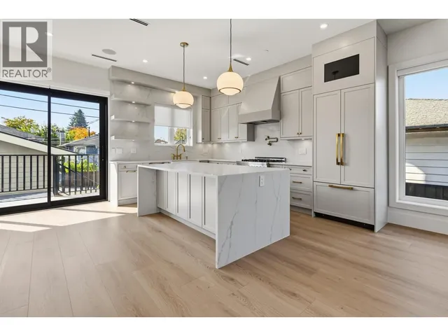 3290 48TH AVENUE, Vancouver 4