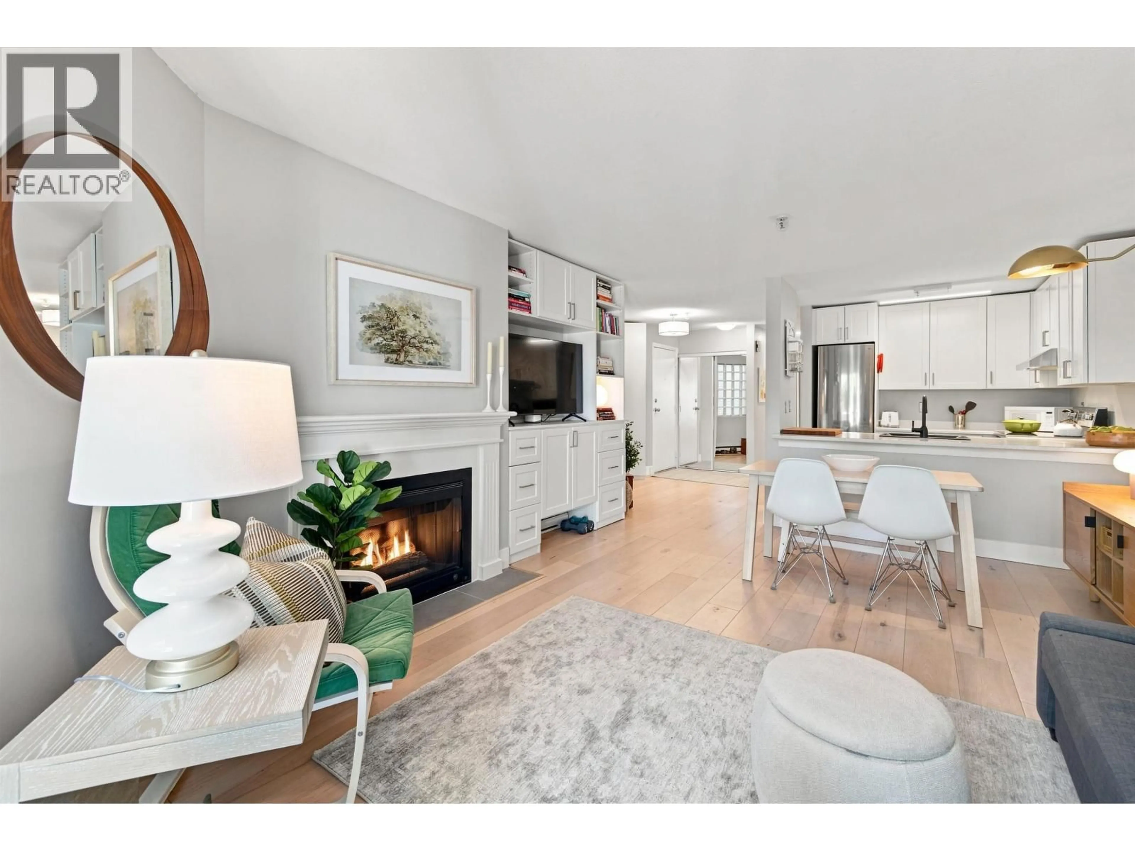 Living room with furniture, unknown for 108 - 2020 8TH AVENUE, Vancouver British Columbia V6J1W5