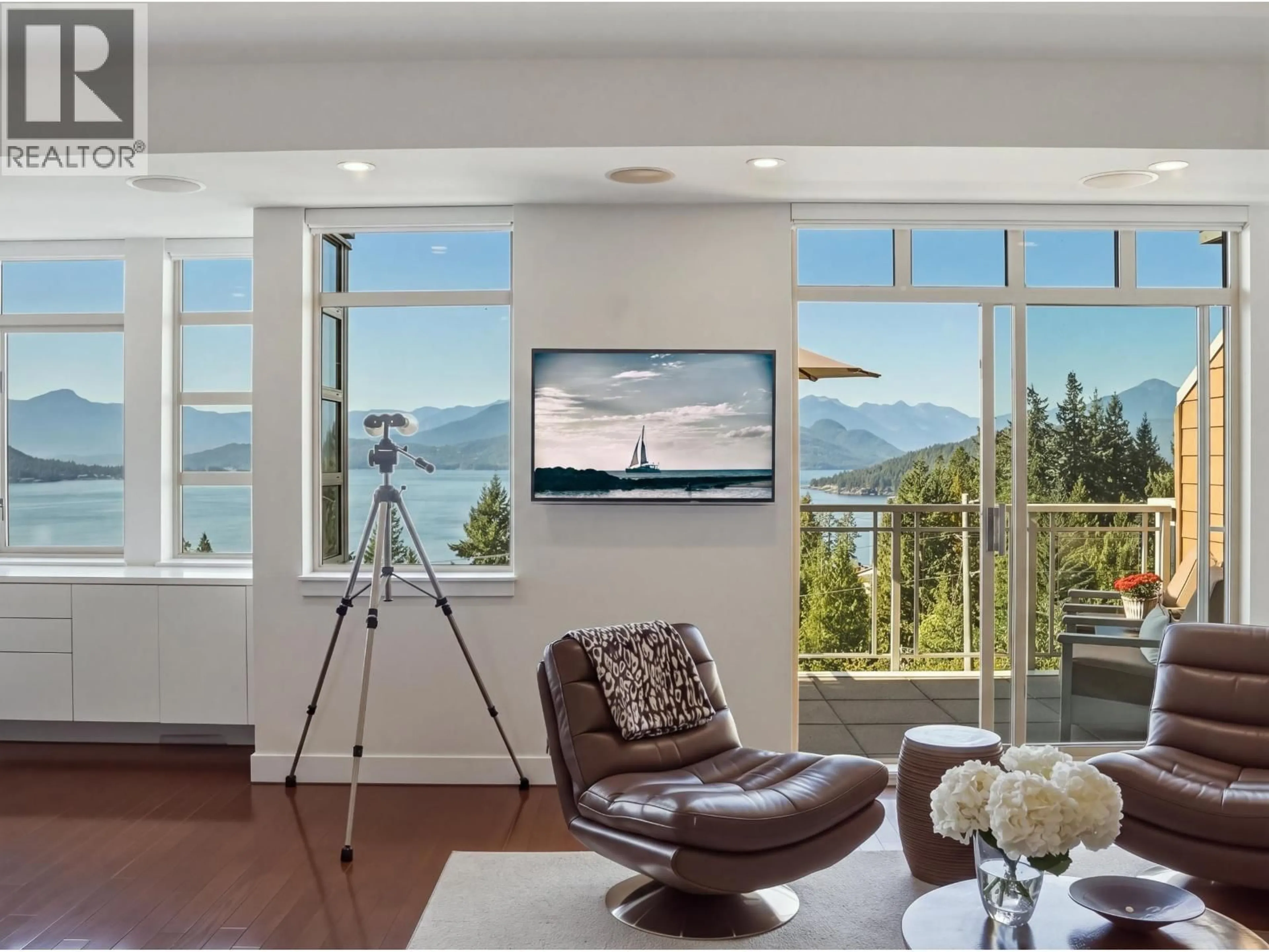 Home theater for 8547 SEASCAPE COURT, West Vancouver British Columbia V7W3J7