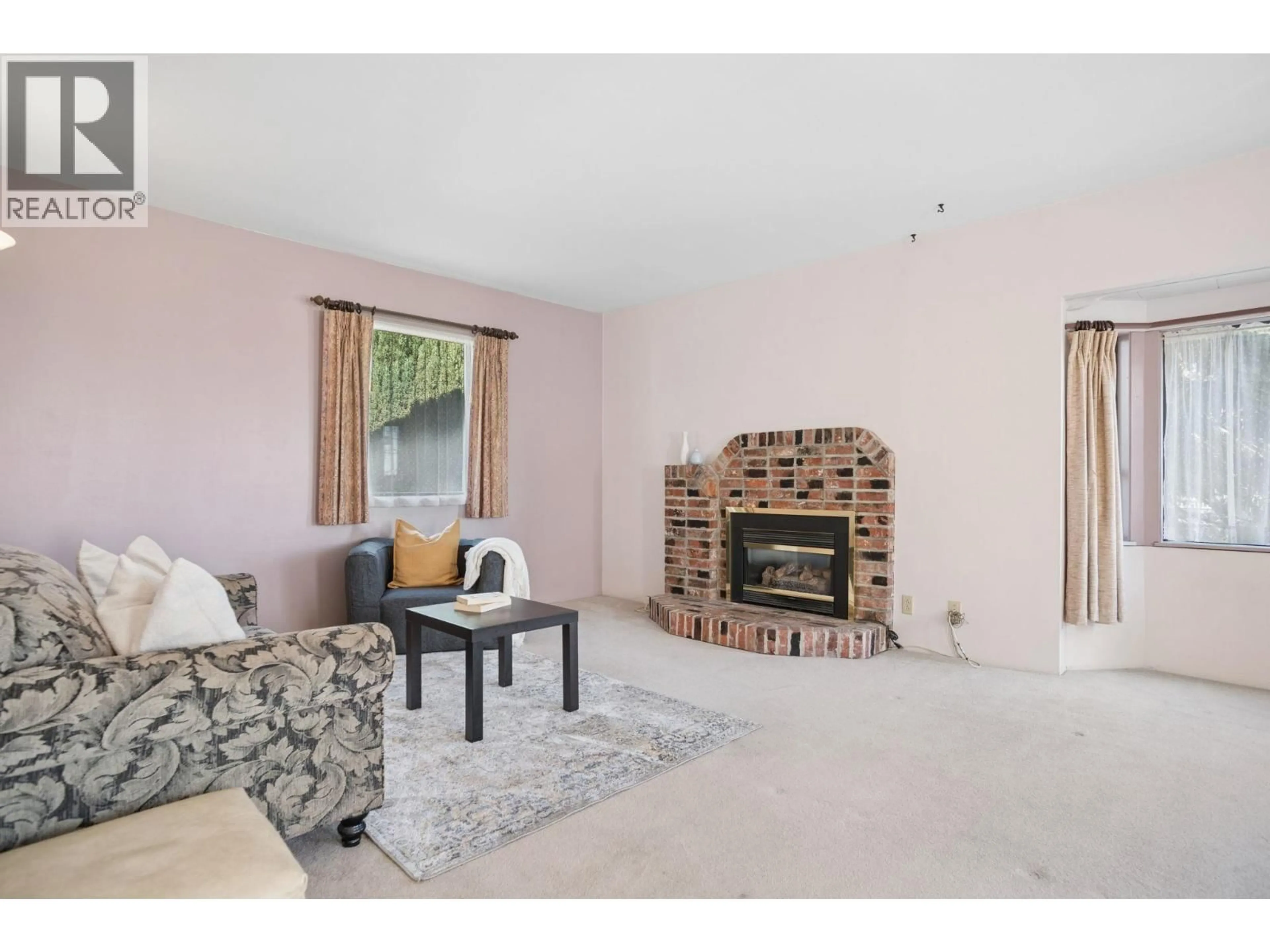 Living room with furniture, unknown for 7707 MCGREGOR AVENUE, Burnaby British Columbia V5J4H4