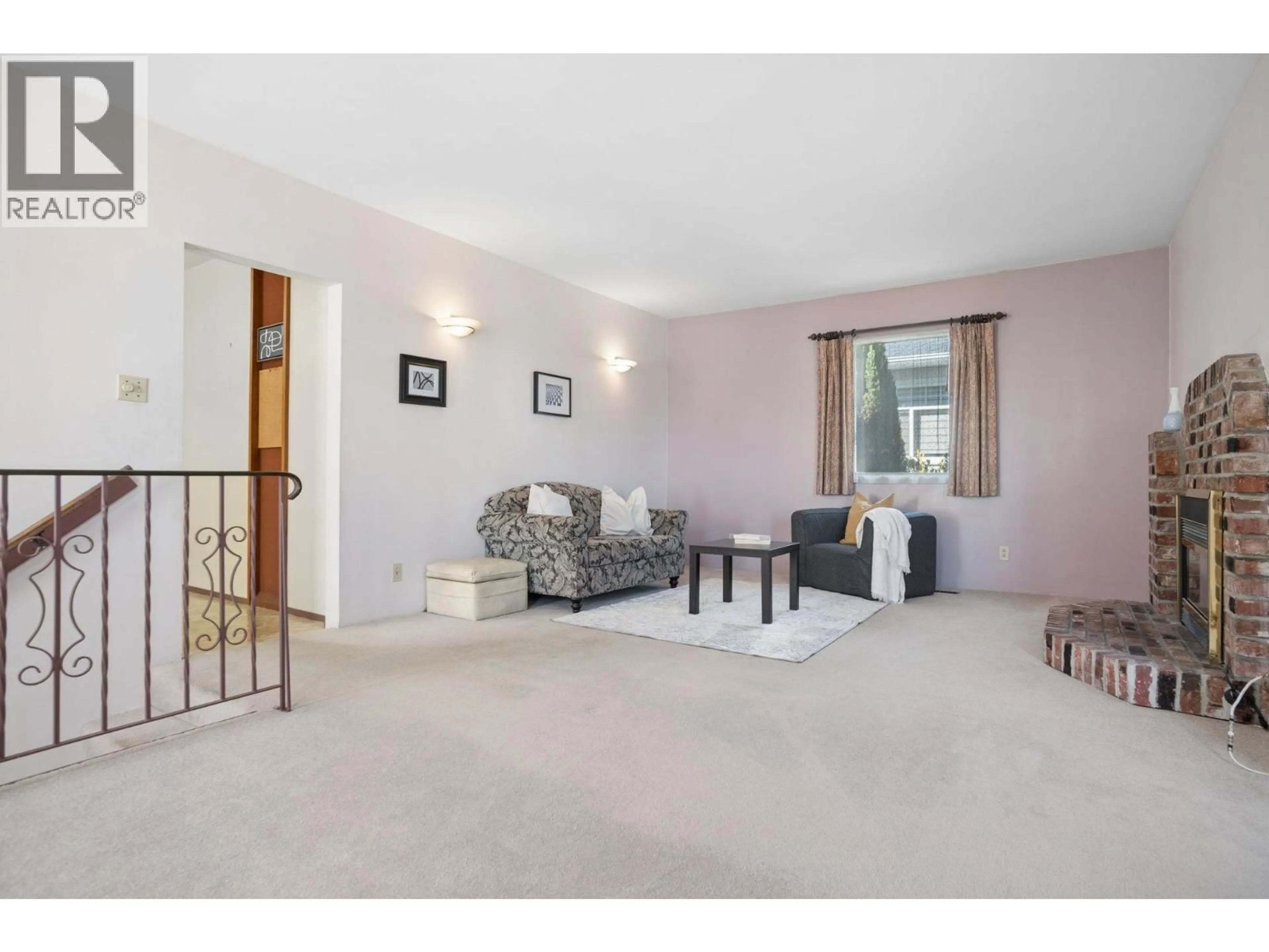 Living room with furniture, unknown for 7707 MCGREGOR AVENUE, Burnaby British Columbia V5J4H4